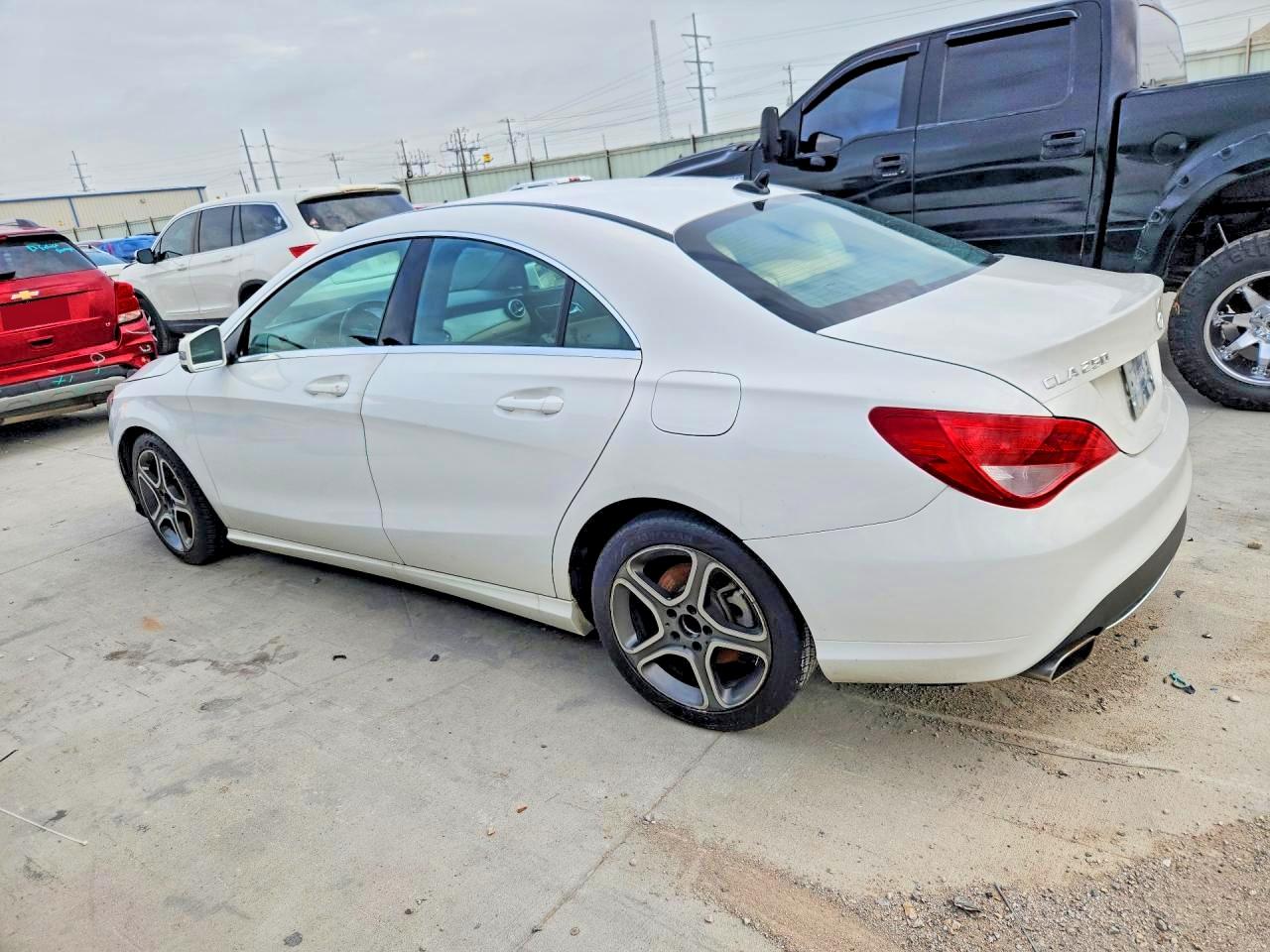 2014 Mercedes-benz Cla 250 White vin: WDDSJ4EB7EN035514