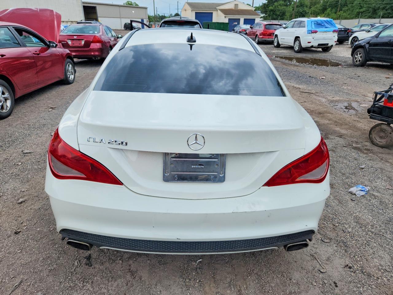 2014 Mercedes-benz Cla 250 White vin: WDDSJ4EB7EN050269