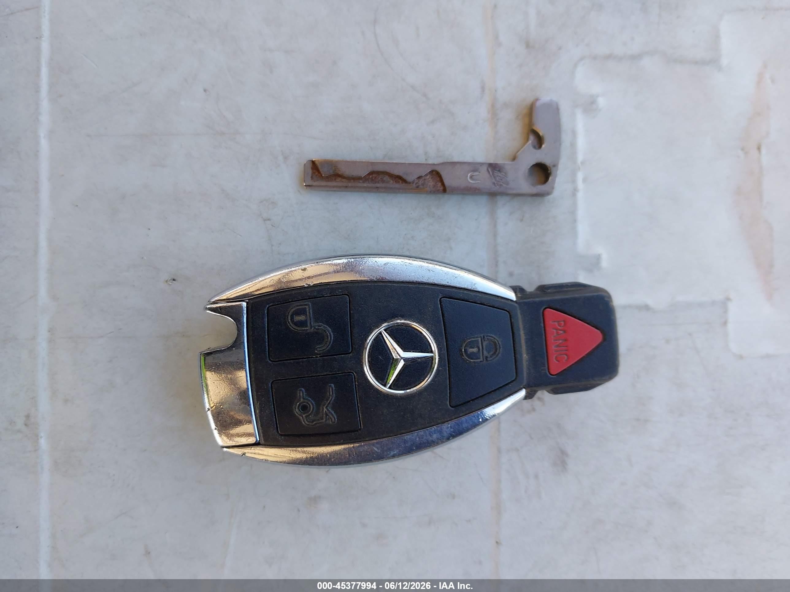 2014 Mercedes-benz Cla 250   Silver vin: WDDSJ4EB7EN056735