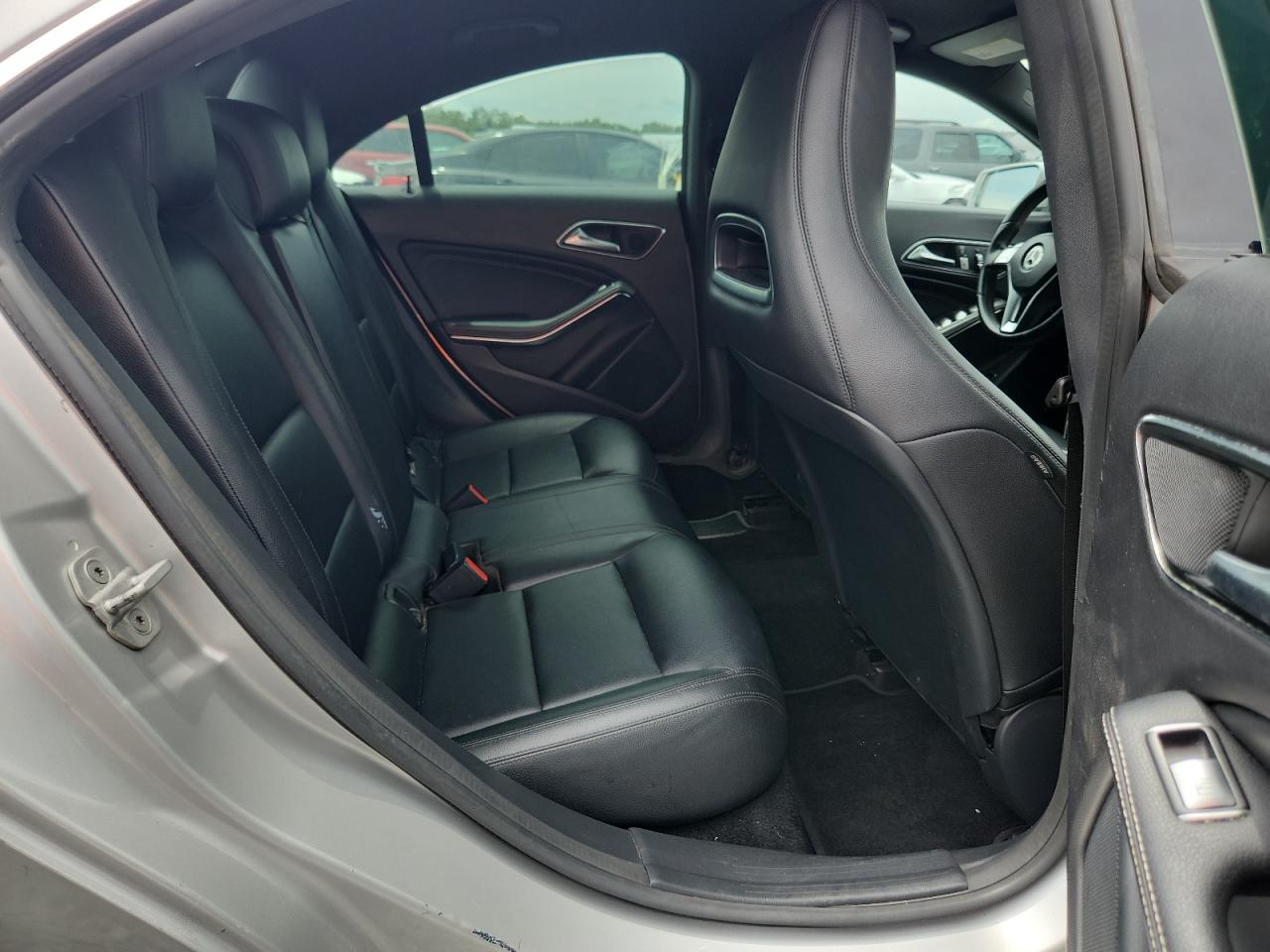 2014 Mercedes-benz Cla 250 Silver vin: WDDSJ4EB7EN065872