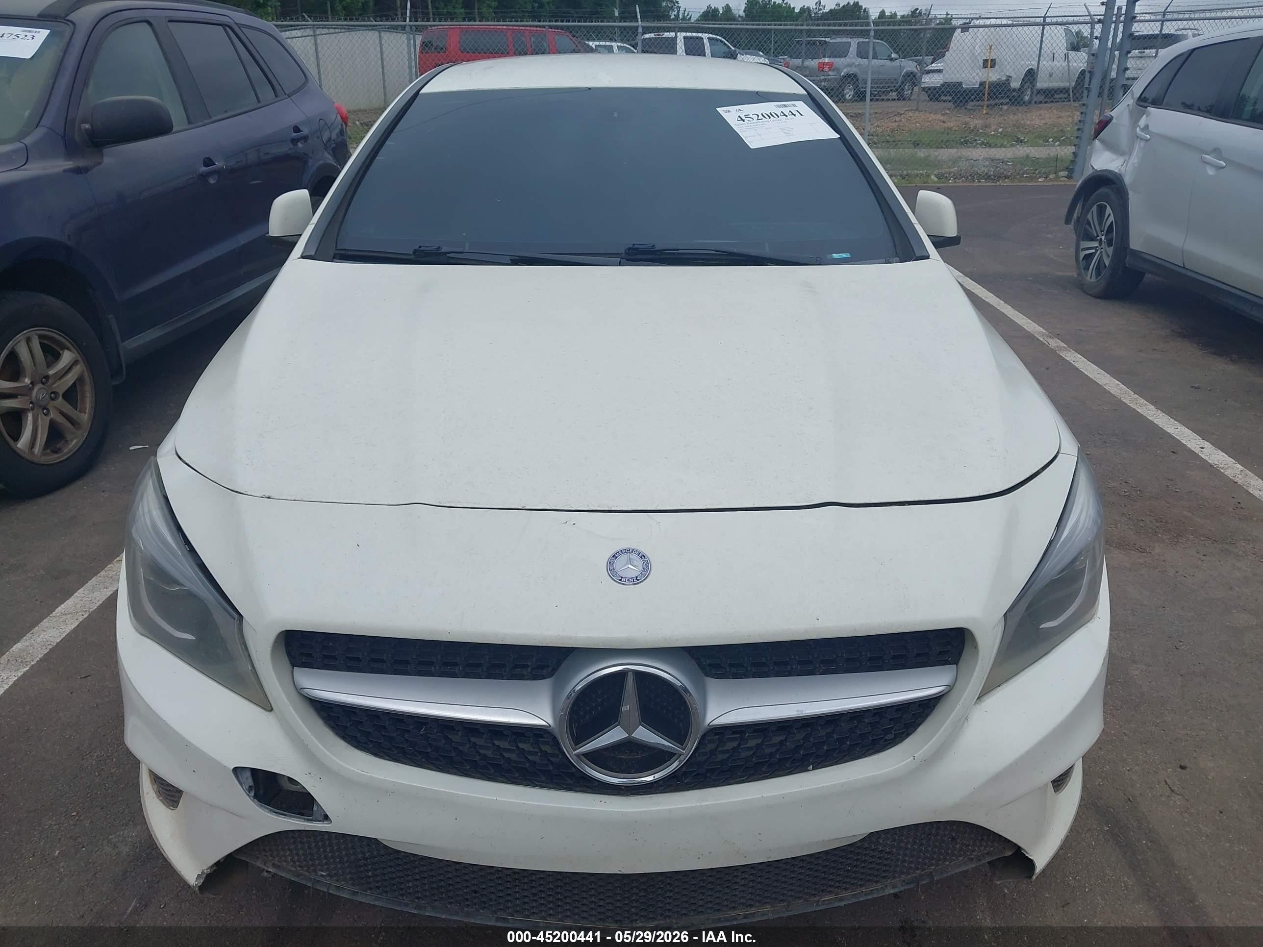2014 Mercedes-benz Cla 250   White vin: WDDSJ4EB7EN116903