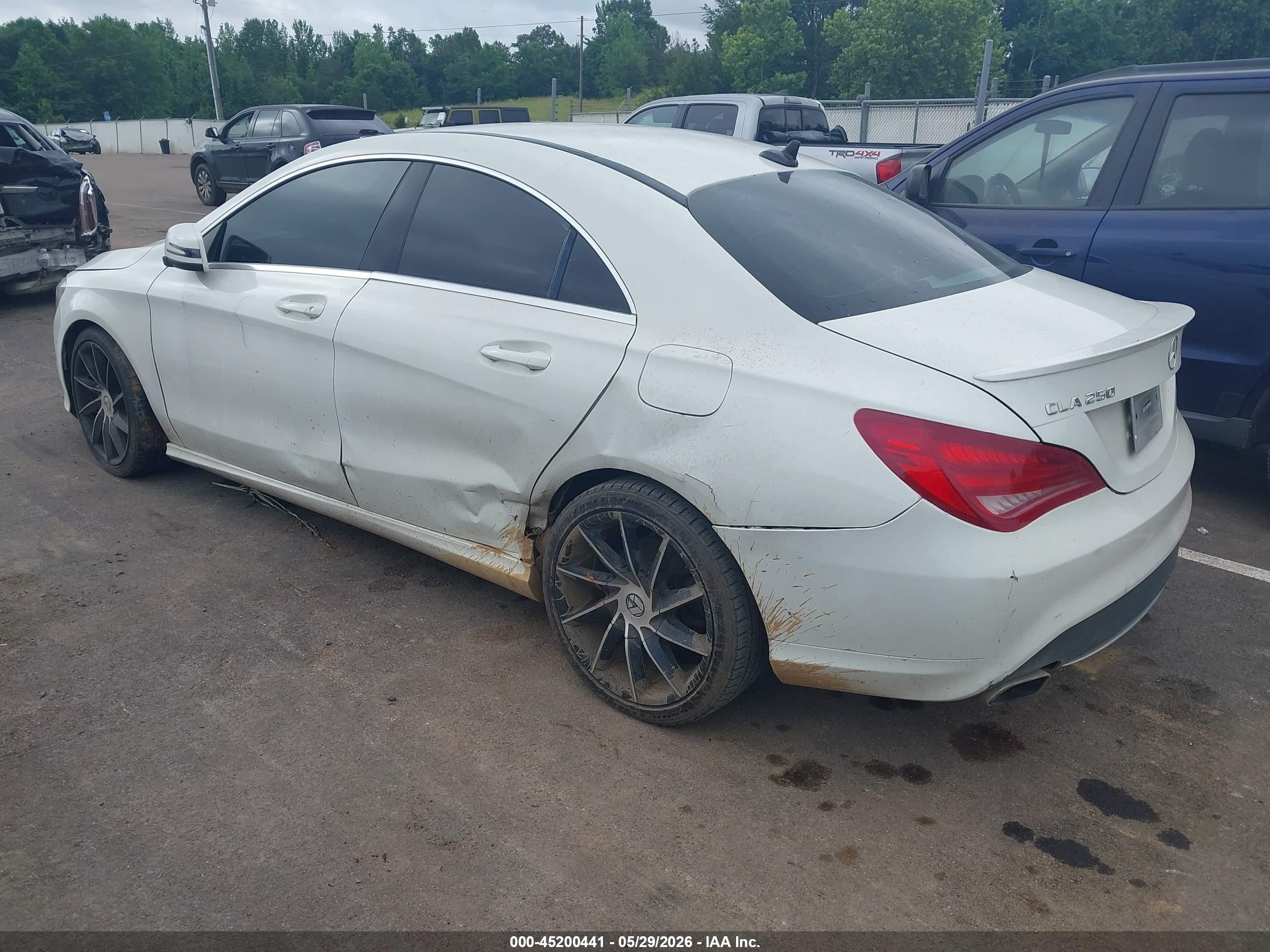2014 Mercedes-benz Cla 250   White vin: WDDSJ4EB7EN116903