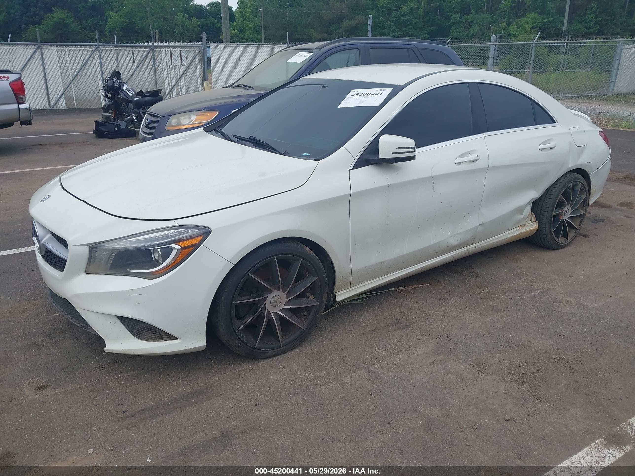 2014 Mercedes-benz Cla 250   White vin: WDDSJ4EB7EN116903