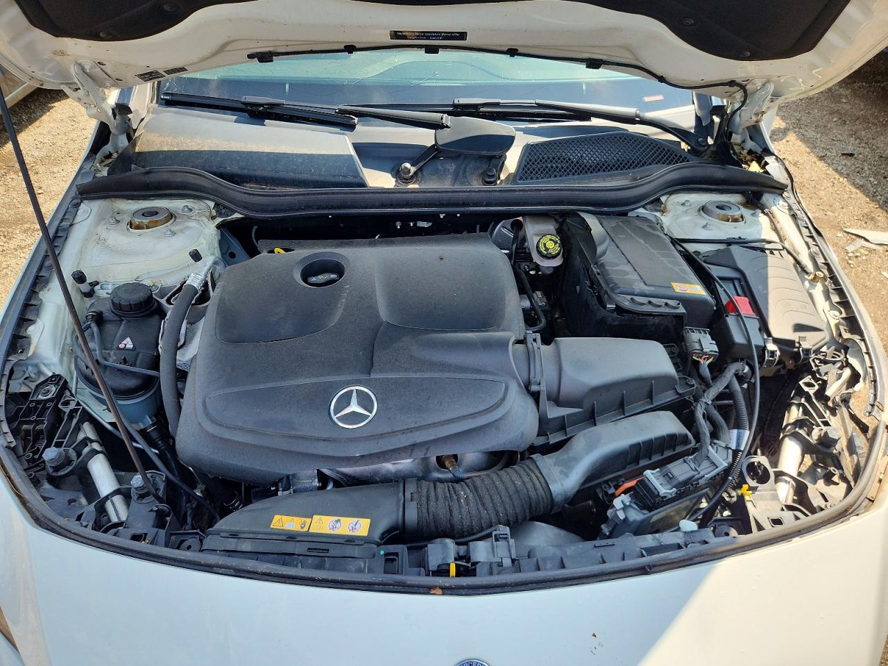2014 Mercedes-benz Cla 250 White vin: WDDSJ4EB7EN125665