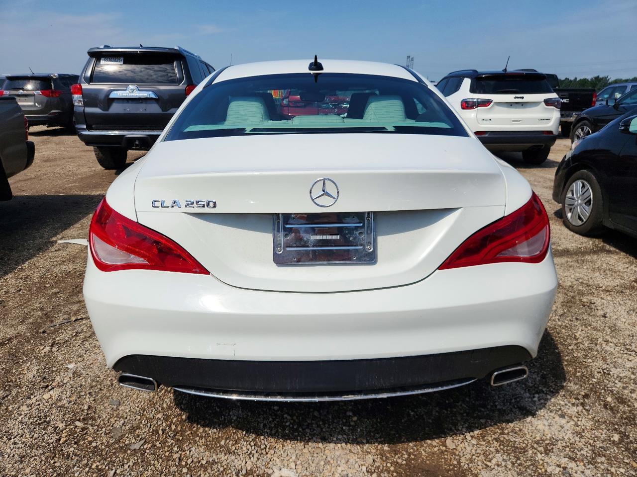2014 Mercedes-benz Cla 250 White vin: WDDSJ4EB7EN125665