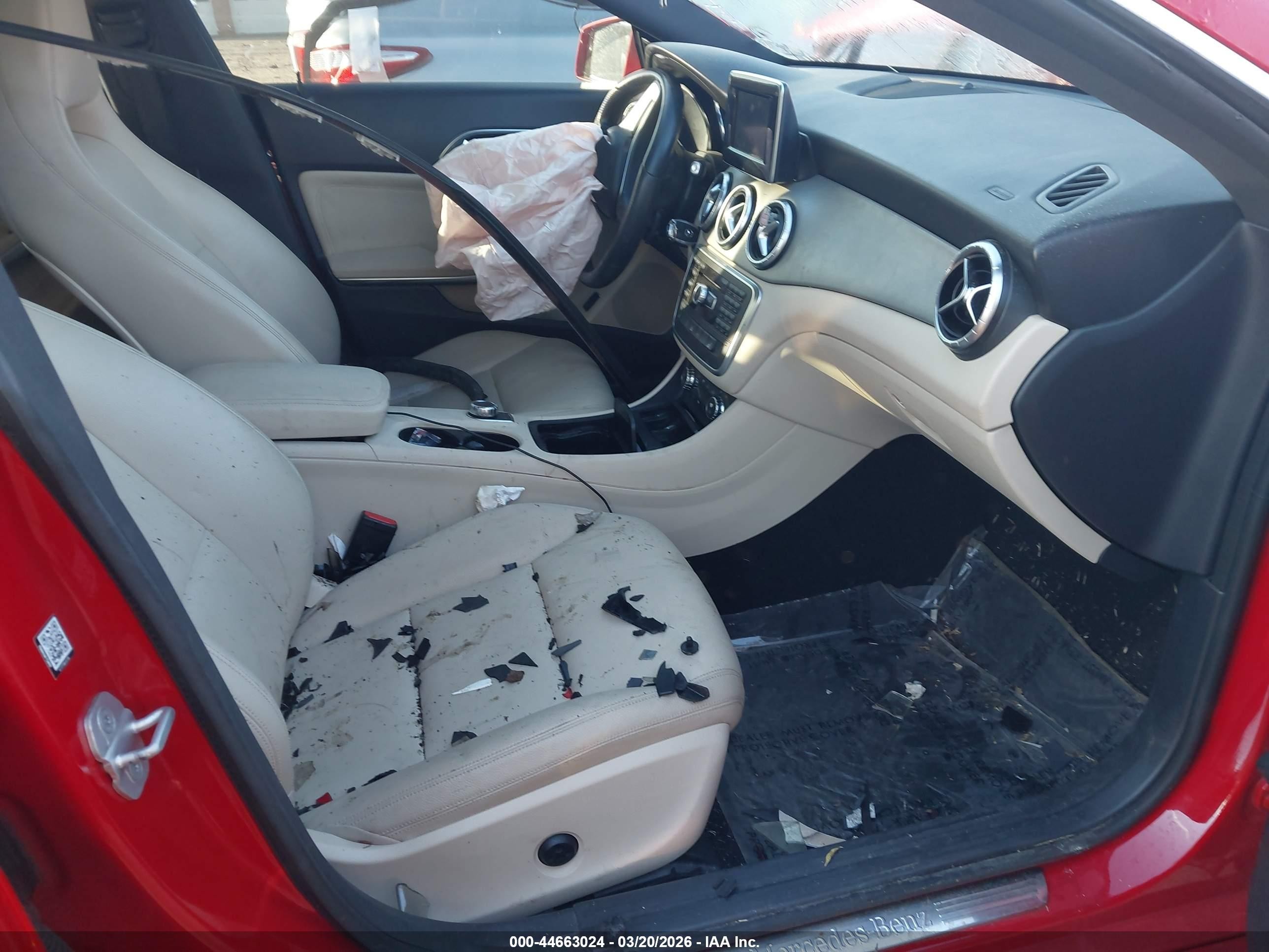 2014 Mercedes-benz Cla 250   Red vin: WDDSJ4EB7EN125827