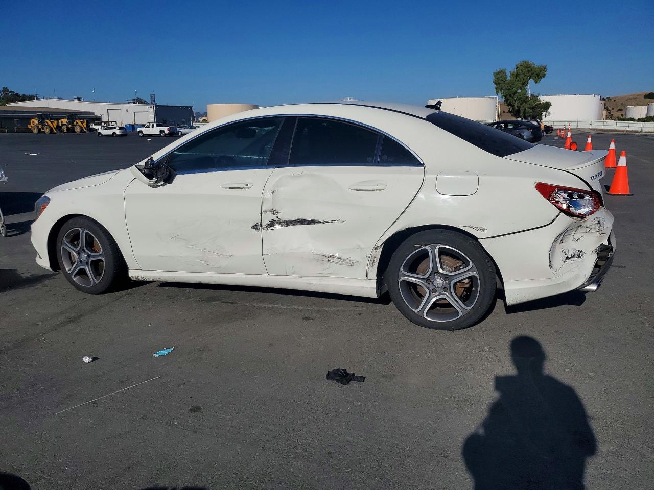 2014 Mercedes-benz Cla 250 White vin: WDDSJ4EB7EN148945