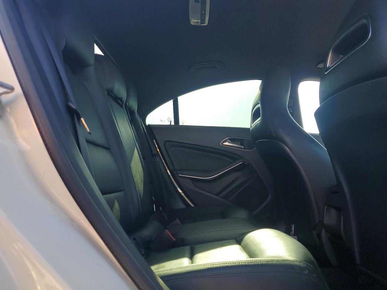 2014 Mercedes-benz Cla 250 White vin: WDDSJ4EB7EN148945