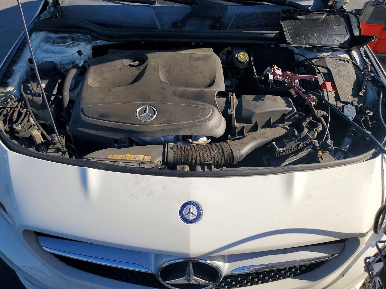 2014 Mercedes-benz Cla 250 White vin: WDDSJ4EB7EN148945