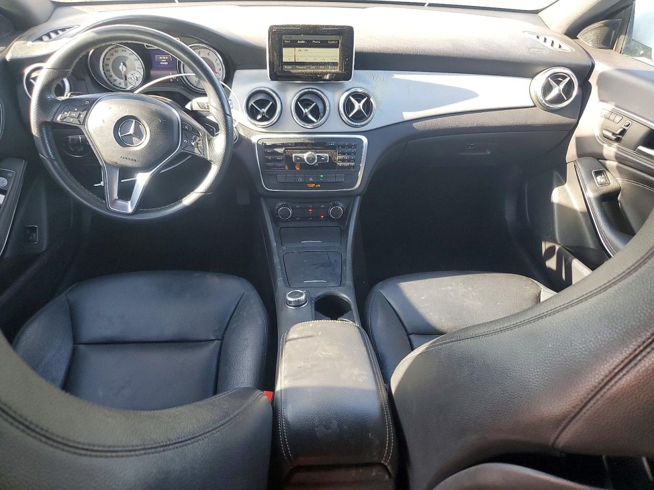 2014 Mercedes-benz Cla 250 White vin: WDDSJ4EB7EN148945