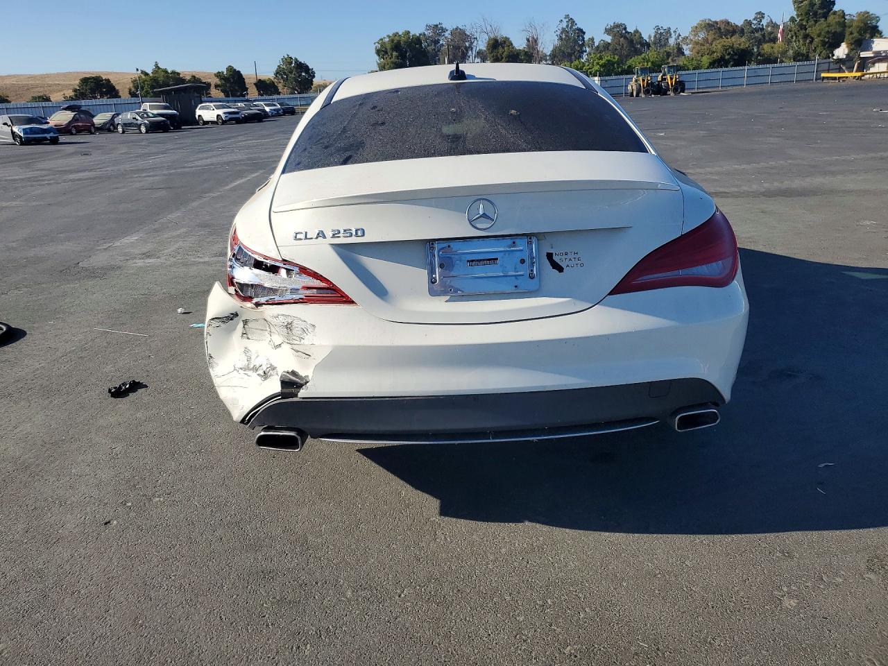2014 Mercedes-benz Cla 250 White vin: WDDSJ4EB7EN148945