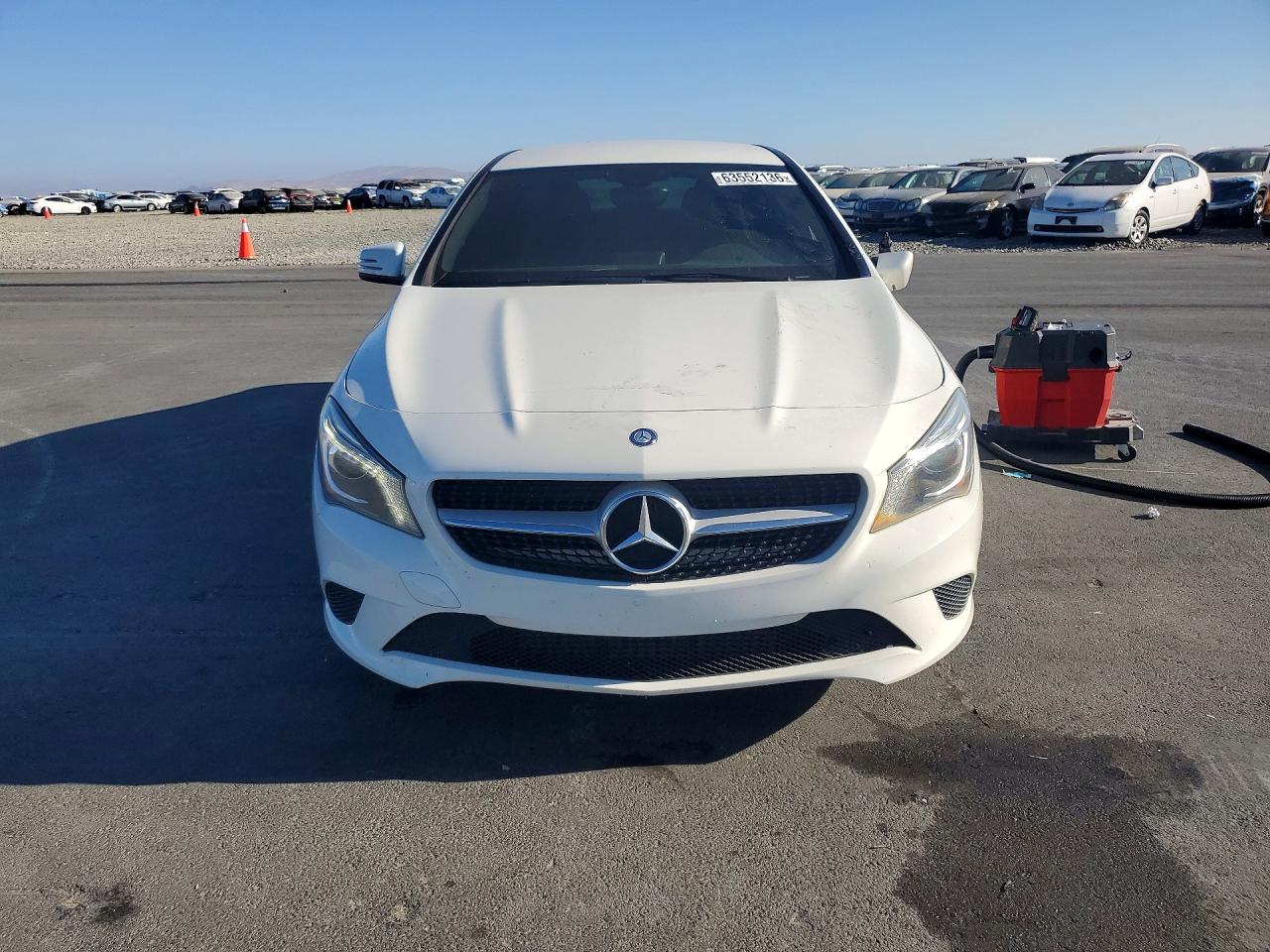 2014 Mercedes-benz Cla 250 White vin: WDDSJ4EB7EN148945