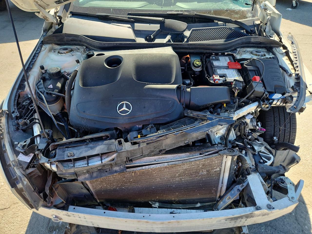2015 Mercedes-benz Cla 250 White vin: WDDSJ4EB7FN169473