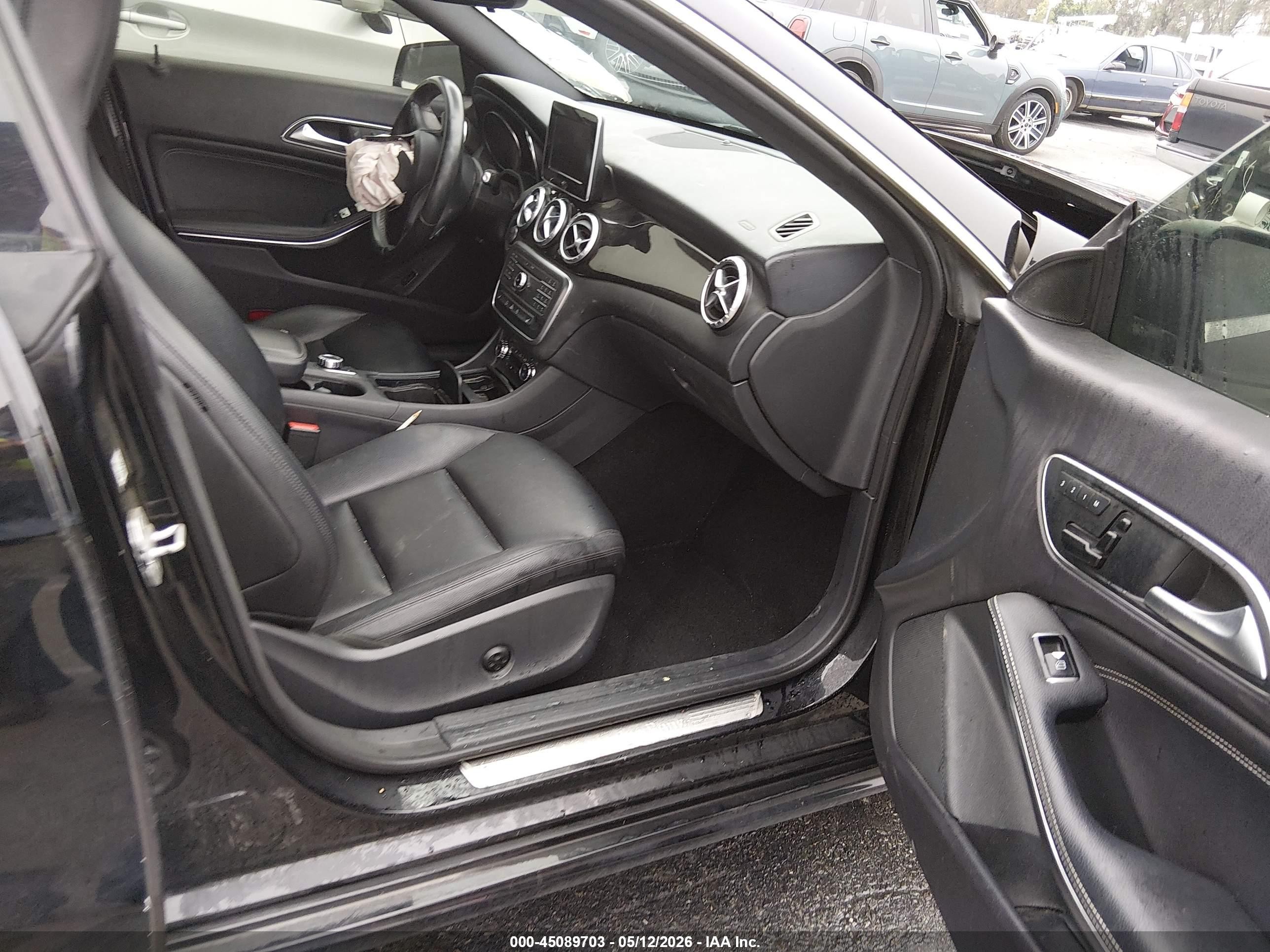 2015 Mercedes-benz Cla 250   Black vin: WDDSJ4EB7FN177007