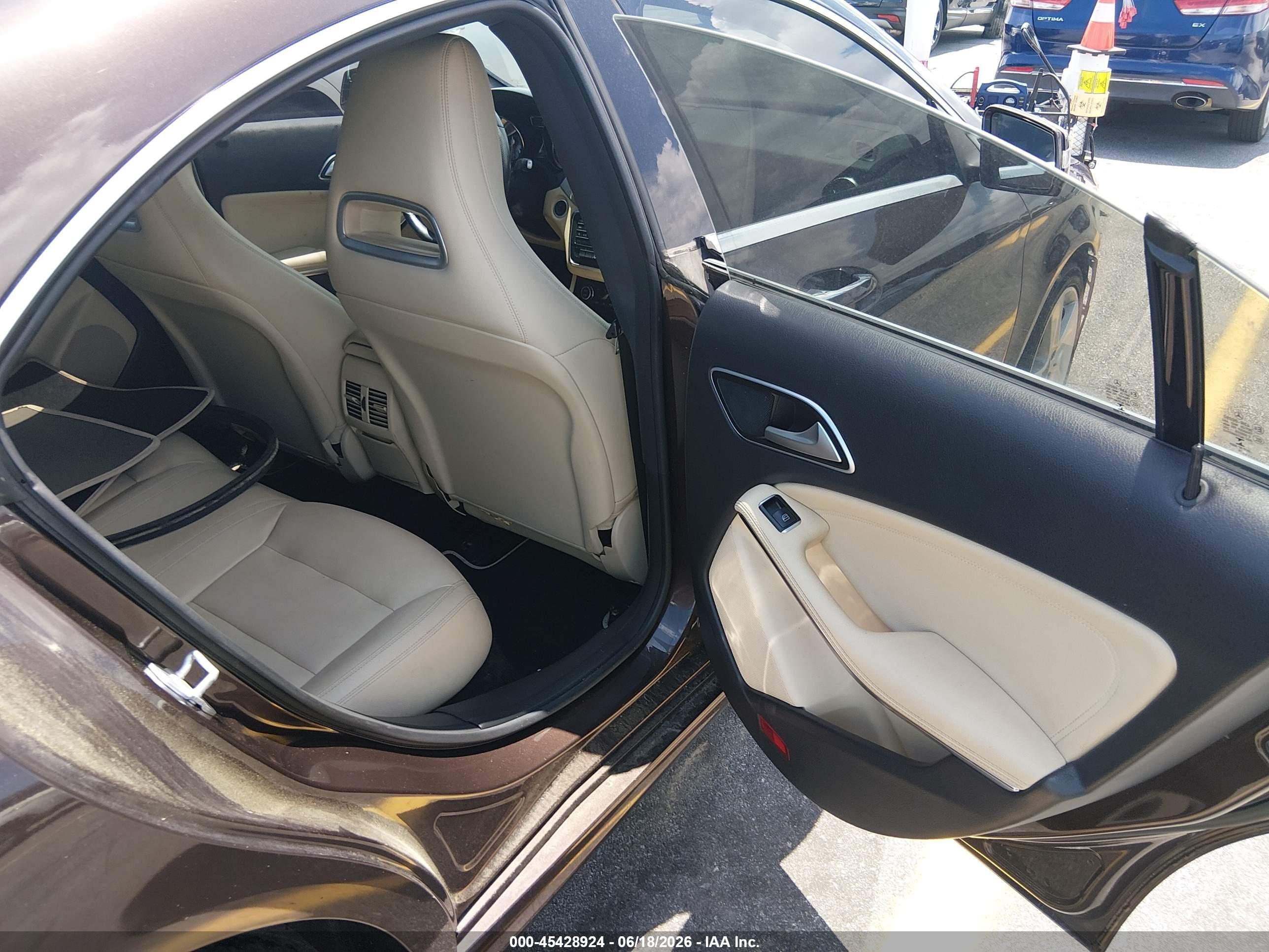 2015 Mercedes-benz Cla 250   Brown vin: WDDSJ4EB7FN210636