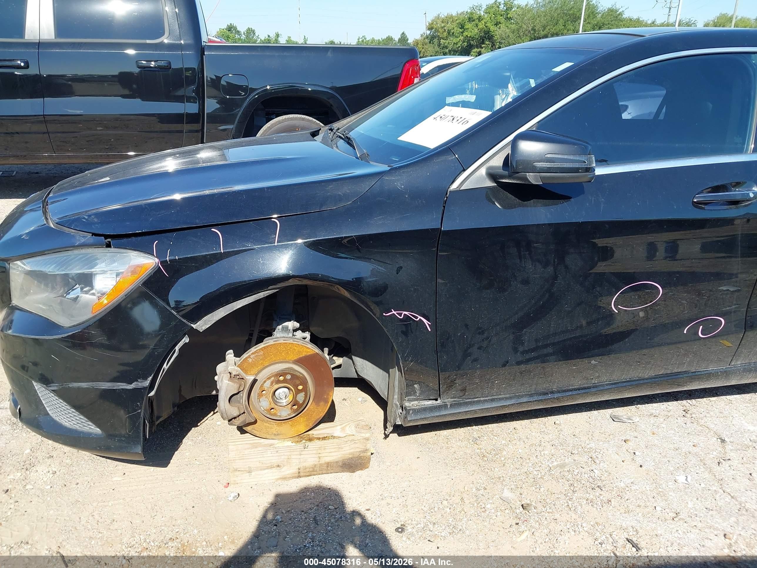 2015 Mercedes-benz Cla 250   Black vin: WDDSJ4EB7FN213522