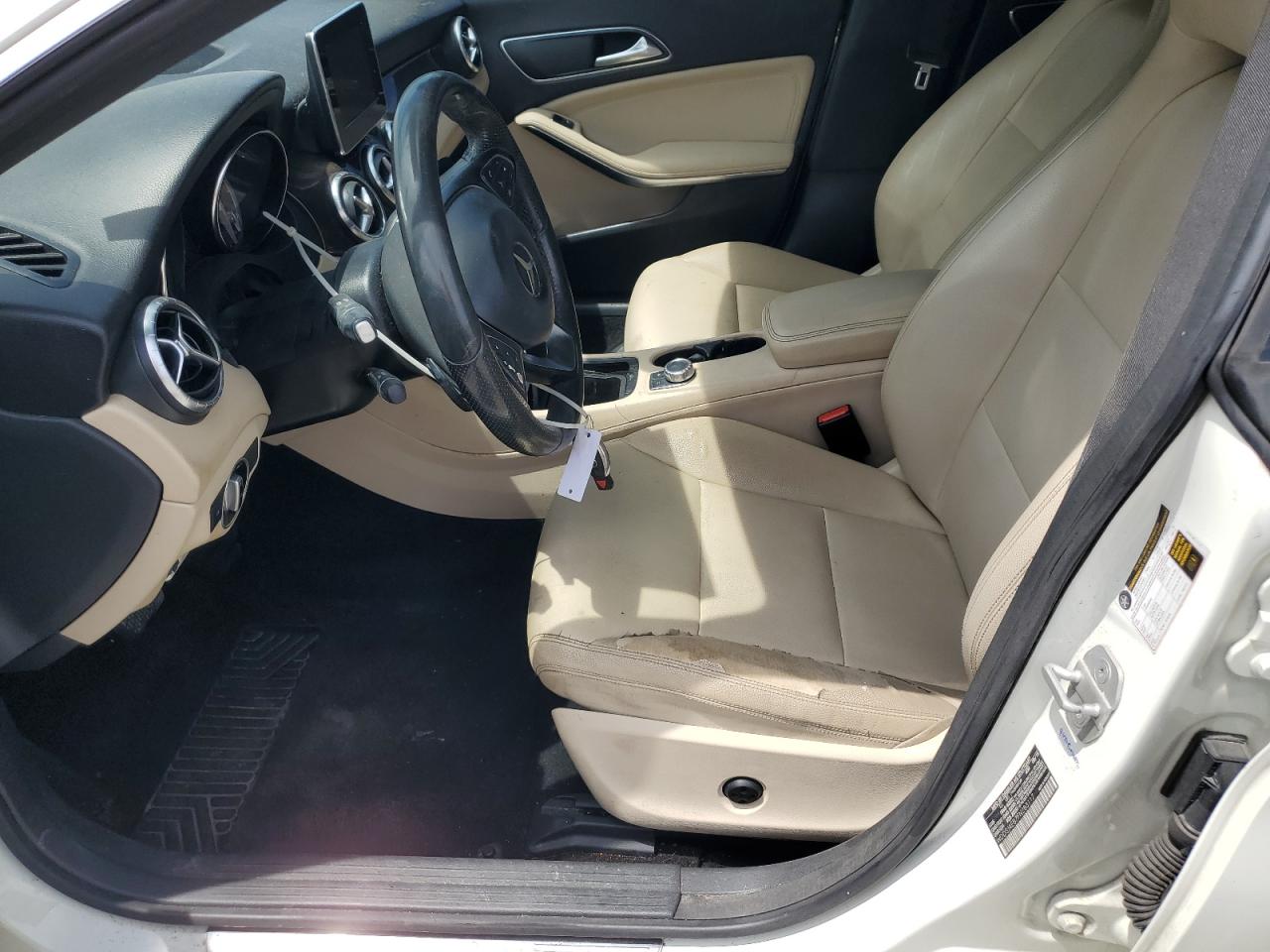 2015 Mercedes-benz Cla 250 Белый vin: WDDSJ4EB7FN283117