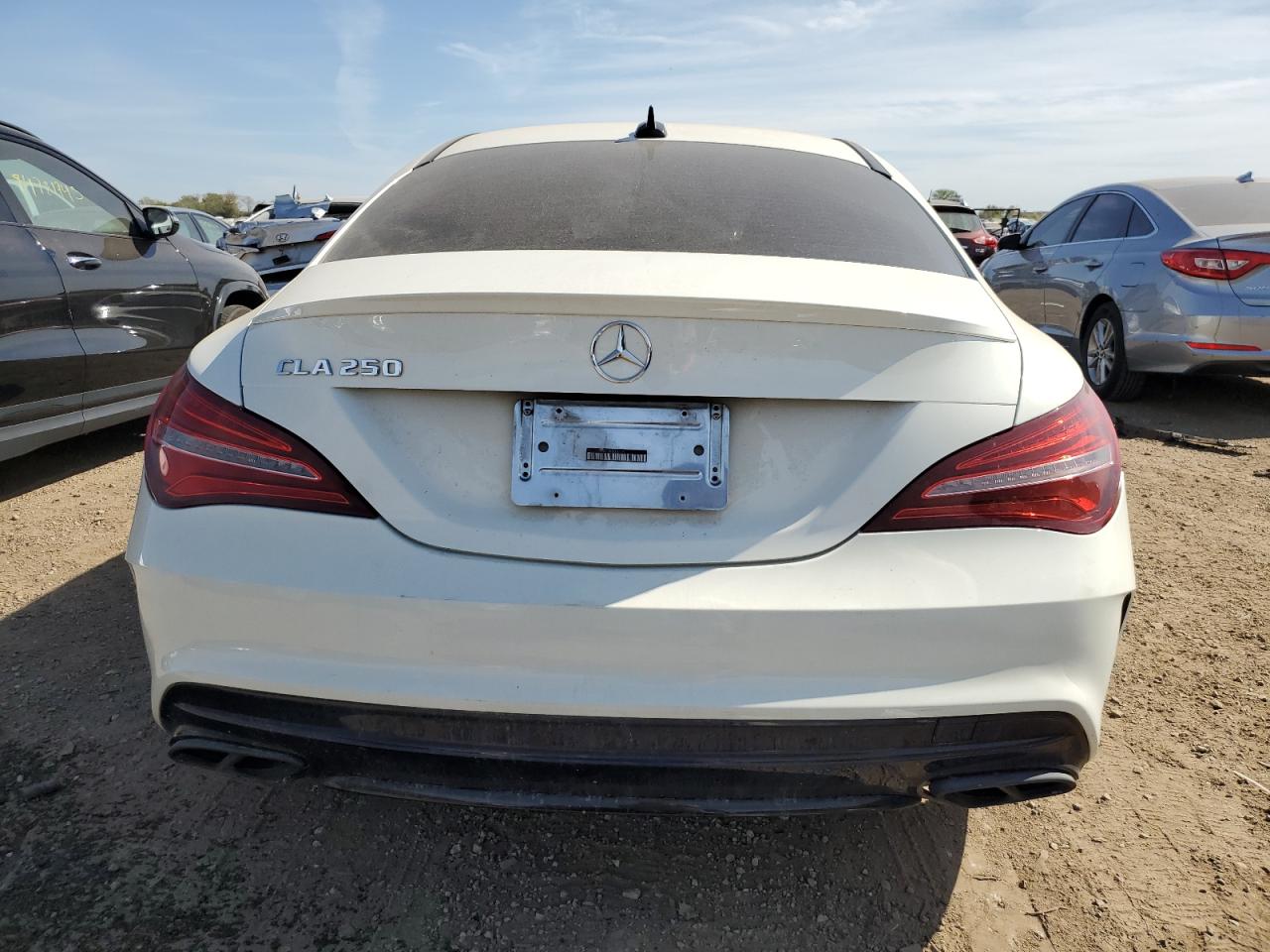 2018 Mercedes-benz Cla 250 White vin: WDDSJ4EB7JN603335