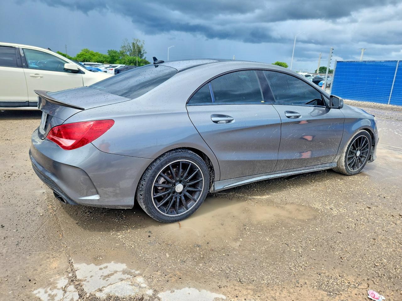 2014 Mercedes-benz Cla 250 Gray vin: WDDSJ4EB8EN028359