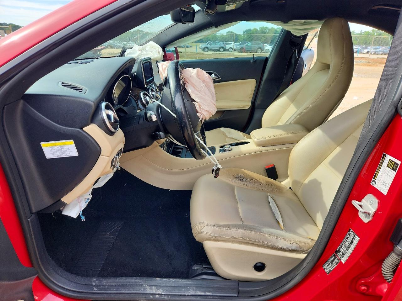 2014 Mercedes-benz Cla 250 Red vin: WDDSJ4EB8EN033867