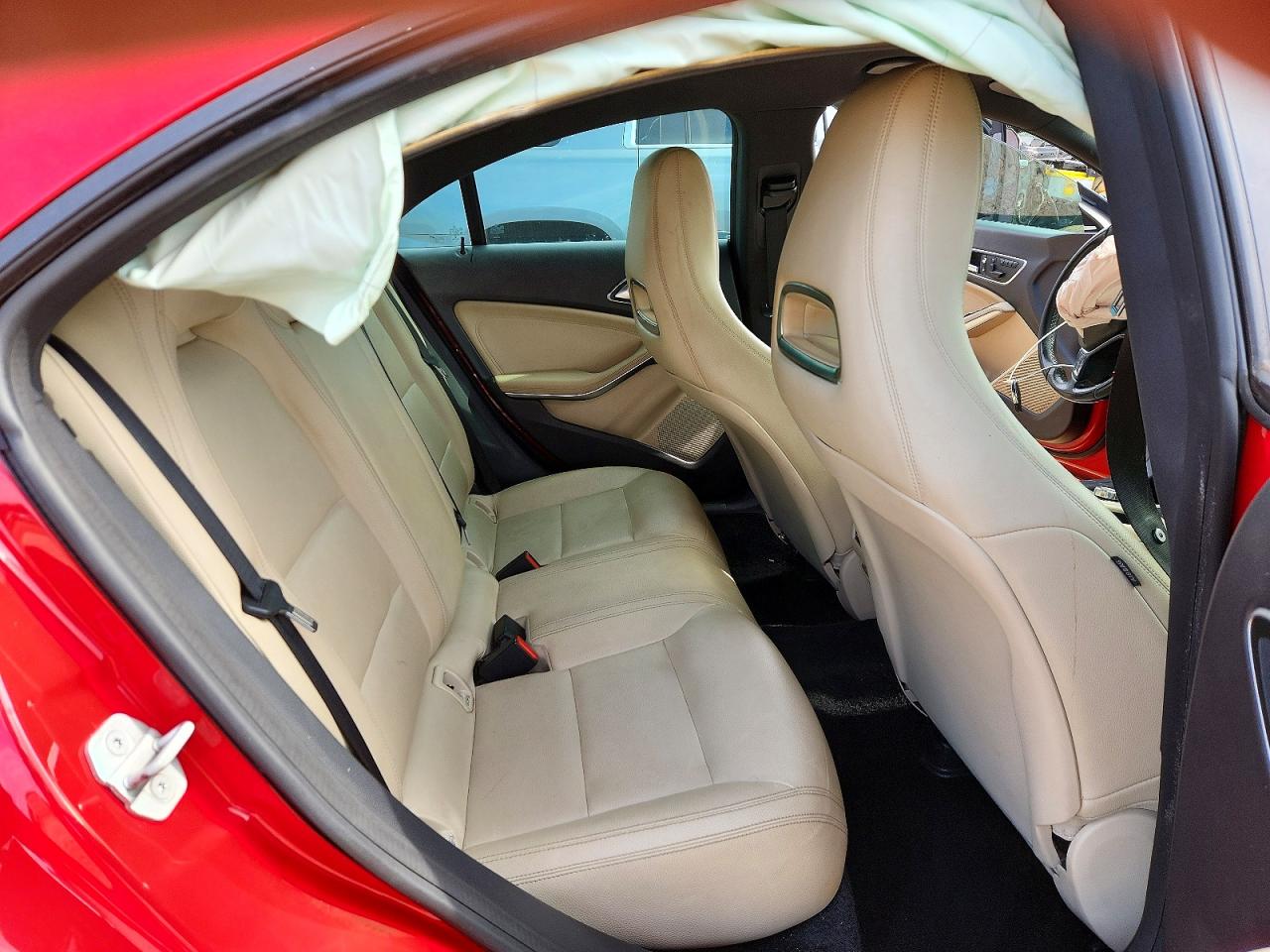 2014 Mercedes-benz Cla 250 Red vin: WDDSJ4EB8EN033867