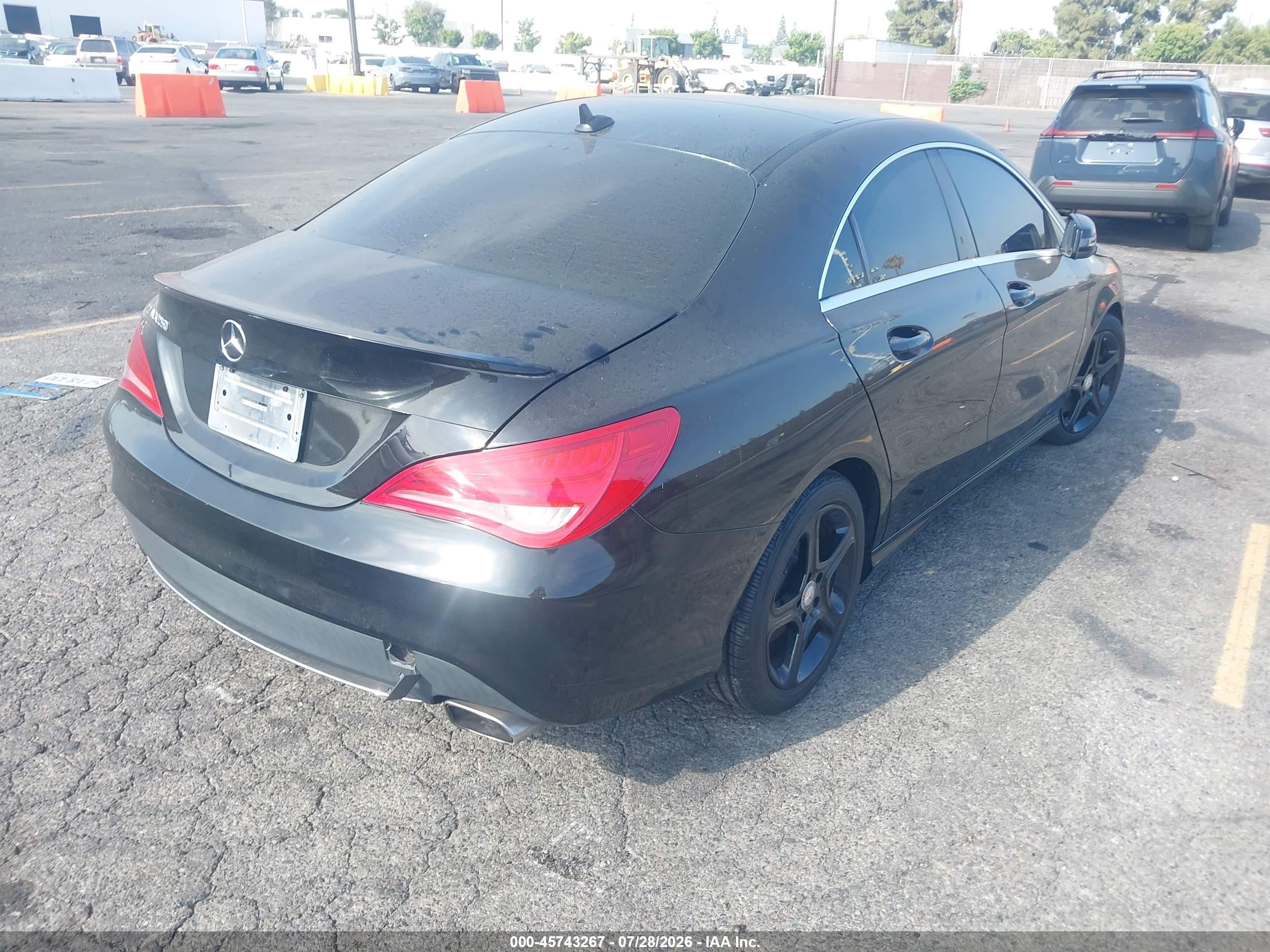 2014 Mercedes-benz Cla 250   Black vin: WDDSJ4EB8EN035148