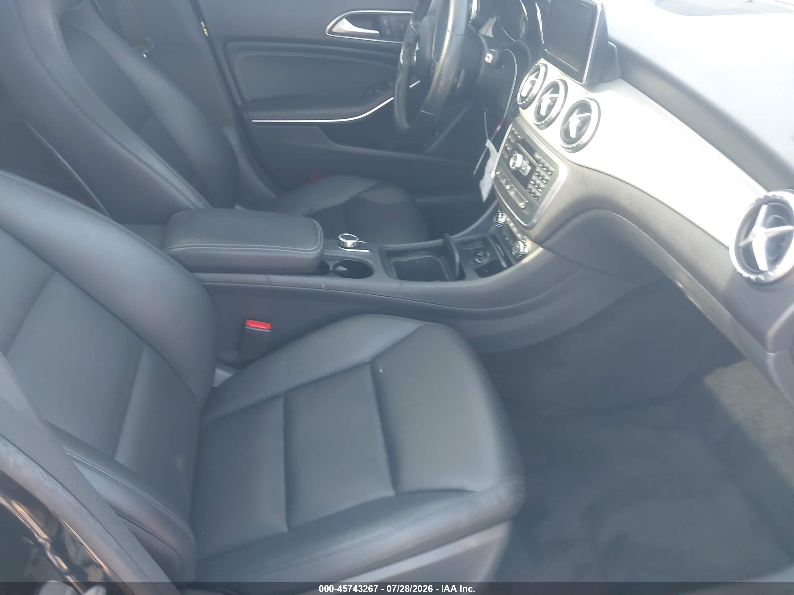 2014 Mercedes-benz Cla 250   Black vin: WDDSJ4EB8EN035148