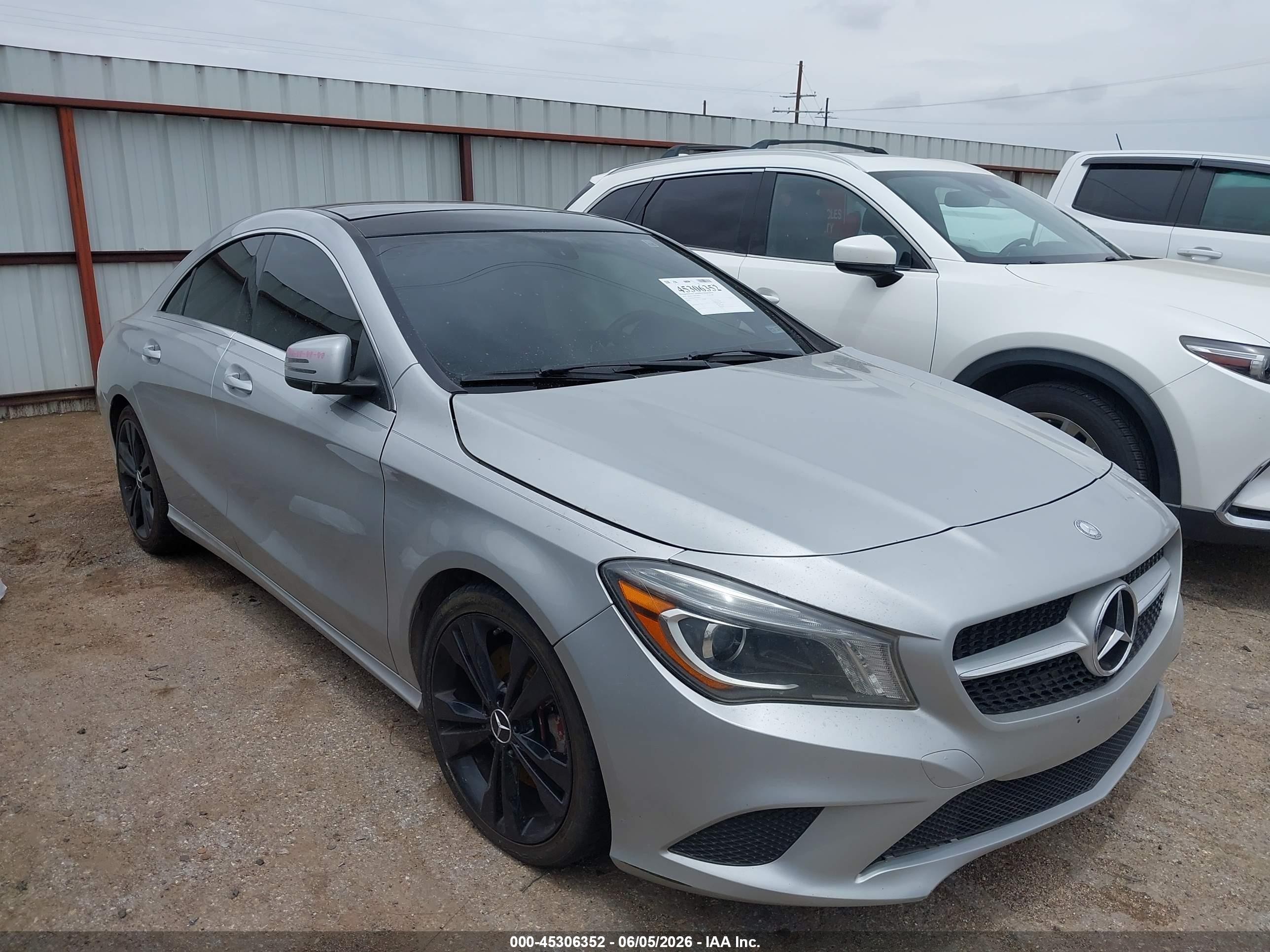 2014 Mercedes-benz Cla 250   Silver vin: WDDSJ4EB8EN038292
