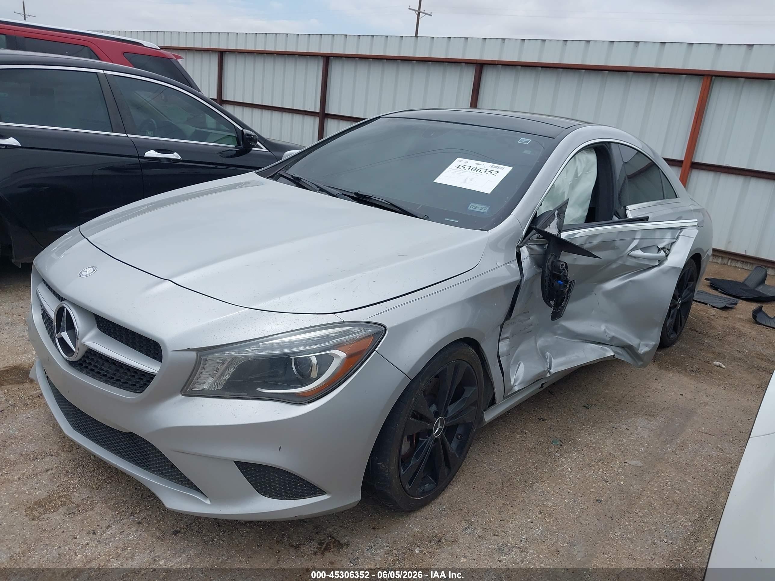 2014 Mercedes-benz Cla 250   Silver vin: WDDSJ4EB8EN038292