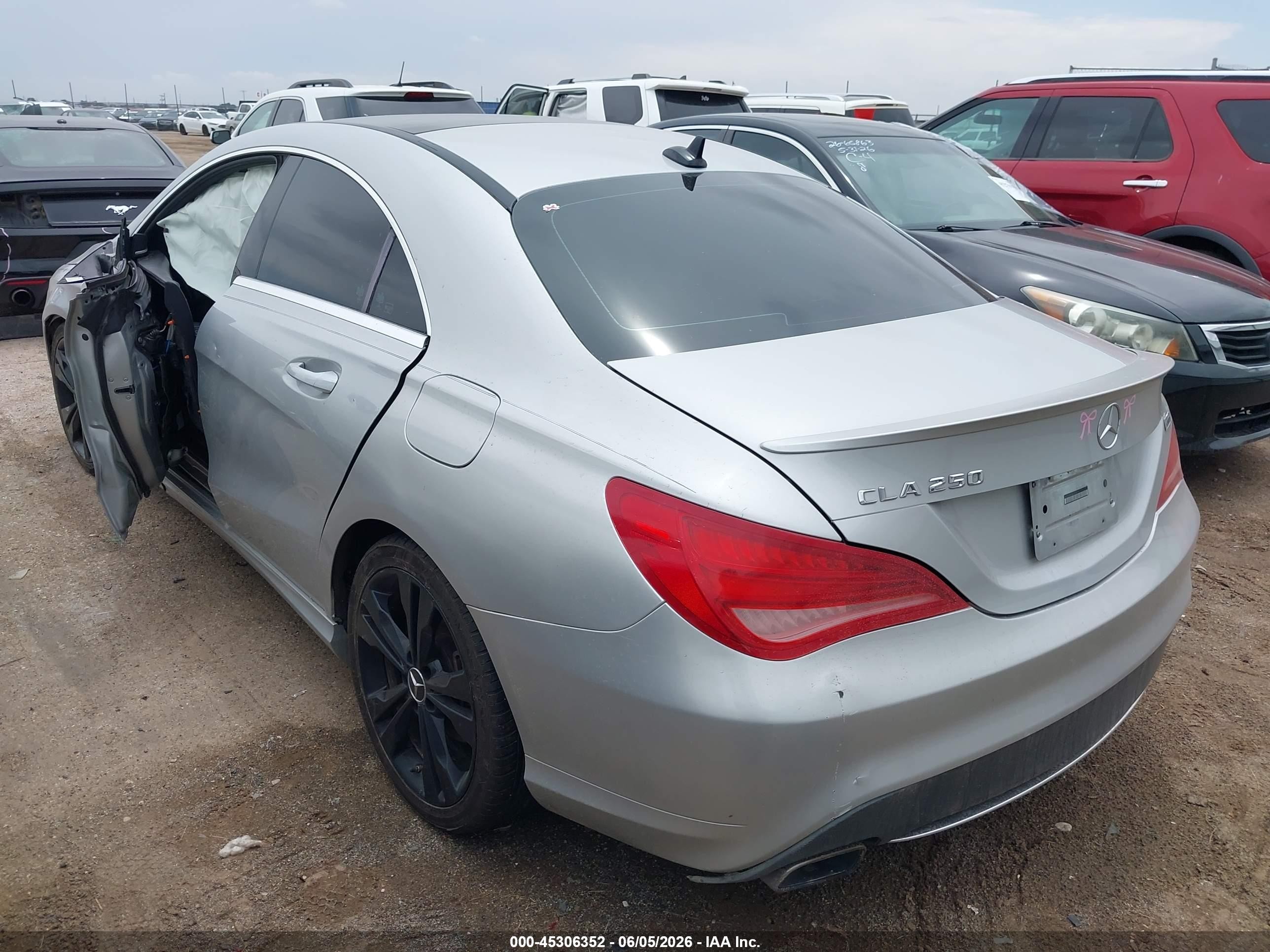 2014 Mercedes-benz Cla 250   Silver vin: WDDSJ4EB8EN038292