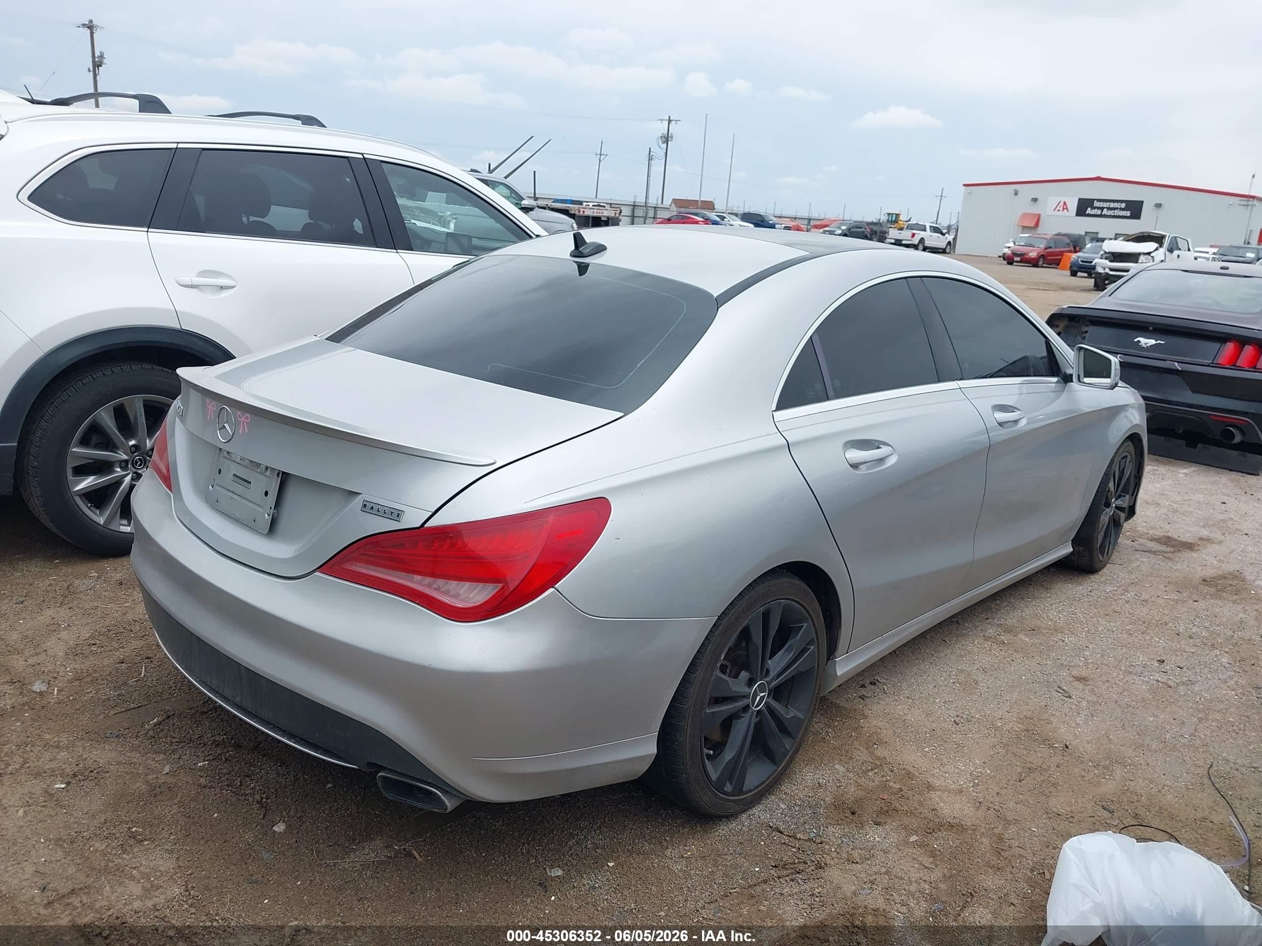 2014 Mercedes-benz Cla 250   Silver vin: WDDSJ4EB8EN038292