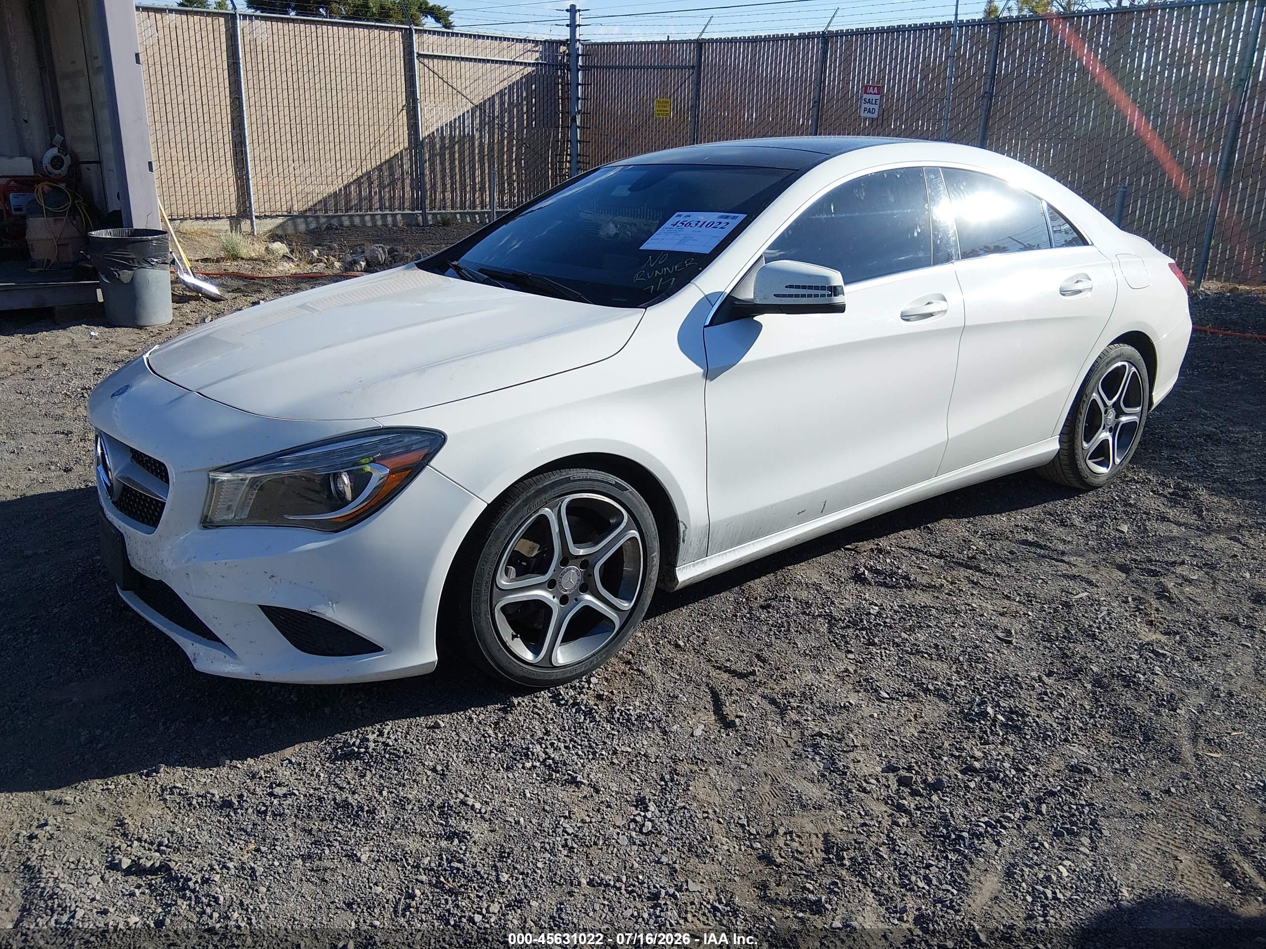 2014 Mercedes-benz Cla 250   White vin: WDDSJ4EB8EN040589