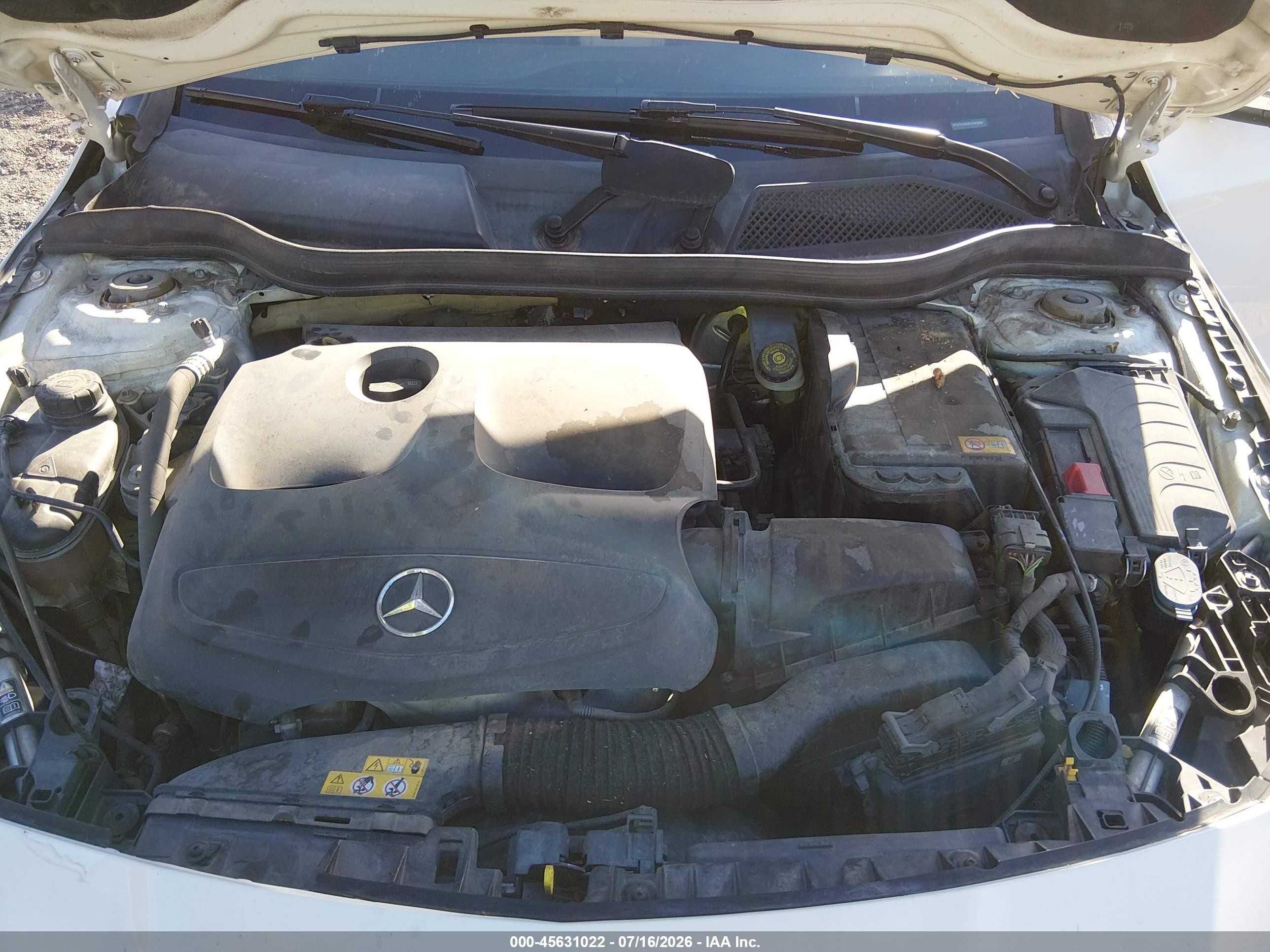 2014 Mercedes-benz Cla 250   White vin: WDDSJ4EB8EN040589
