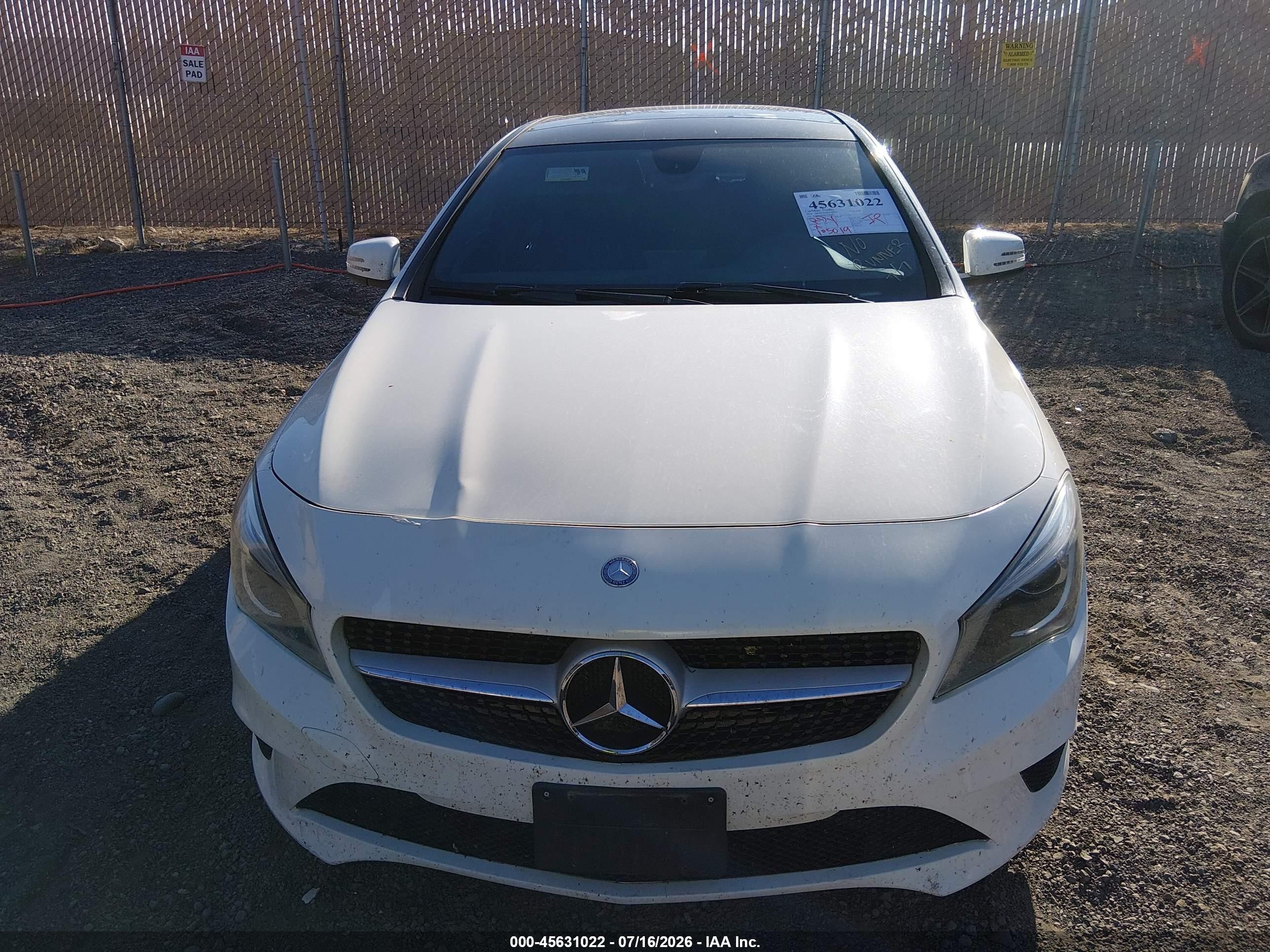 2014 Mercedes-benz Cla 250   White vin: WDDSJ4EB8EN040589