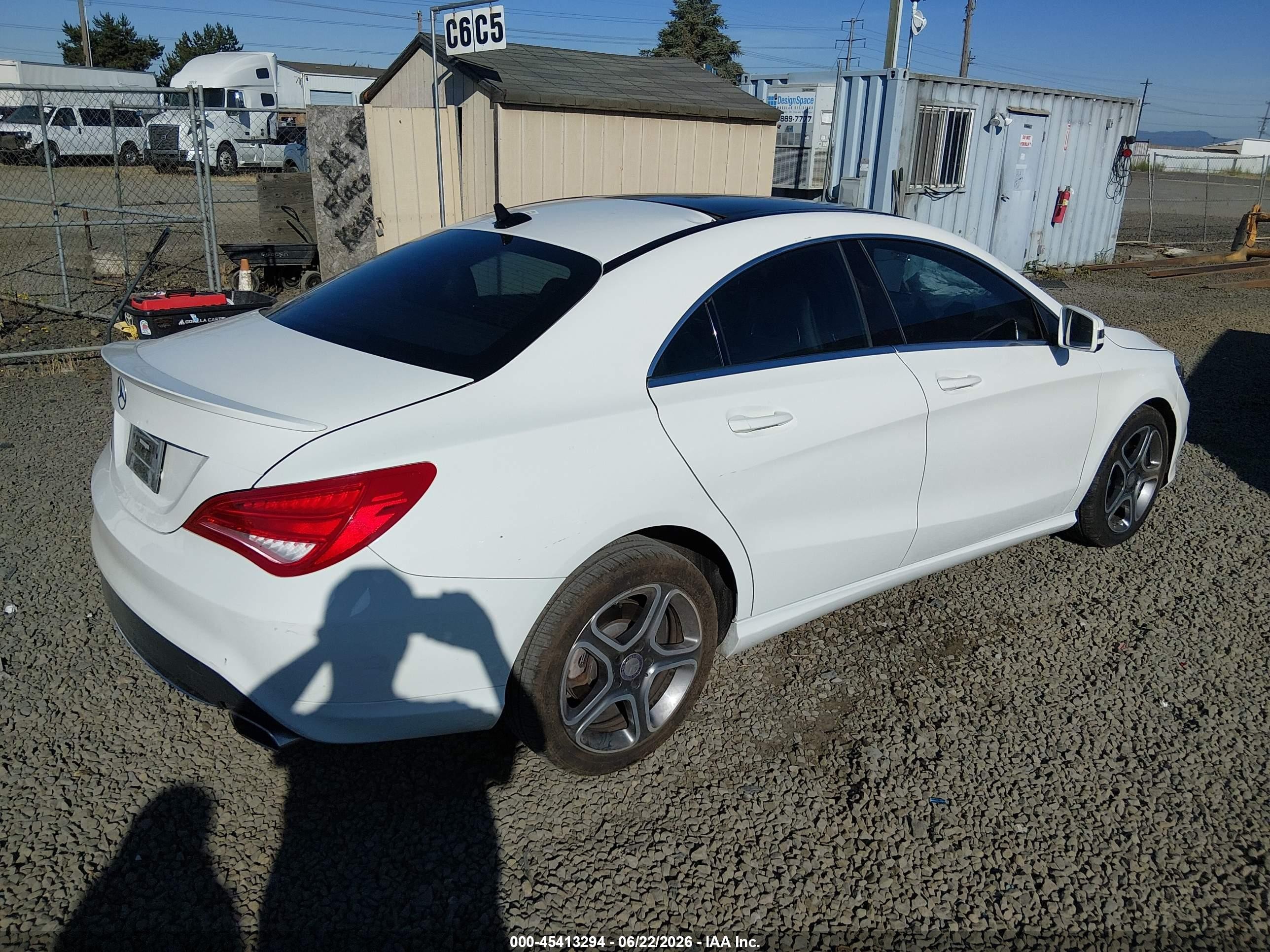 2014 Mercedes-benz Cla 250   Белый vin: WDDSJ4EB8EN045050