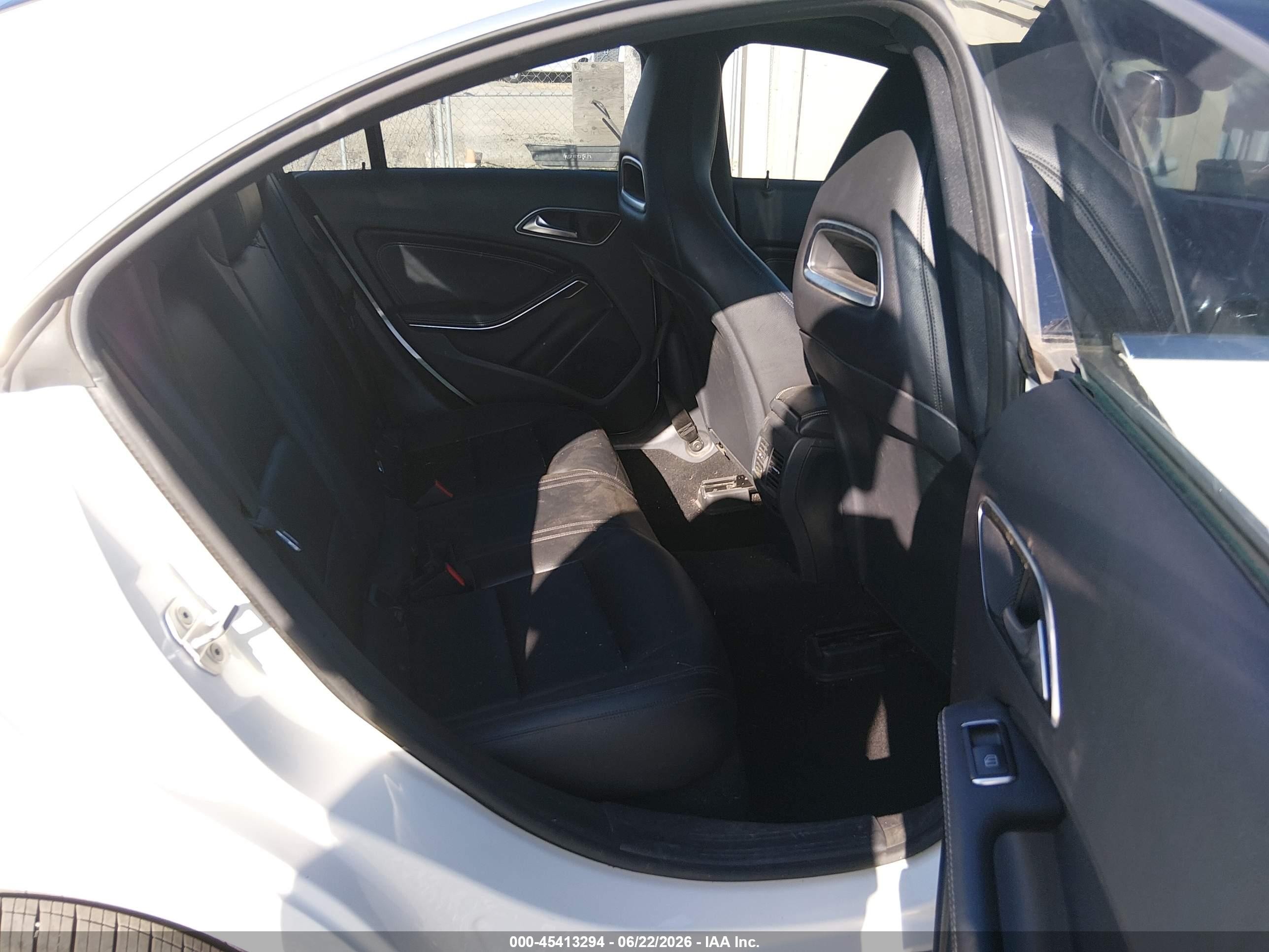 2014 Mercedes-benz Cla 250   Белый vin: WDDSJ4EB8EN045050