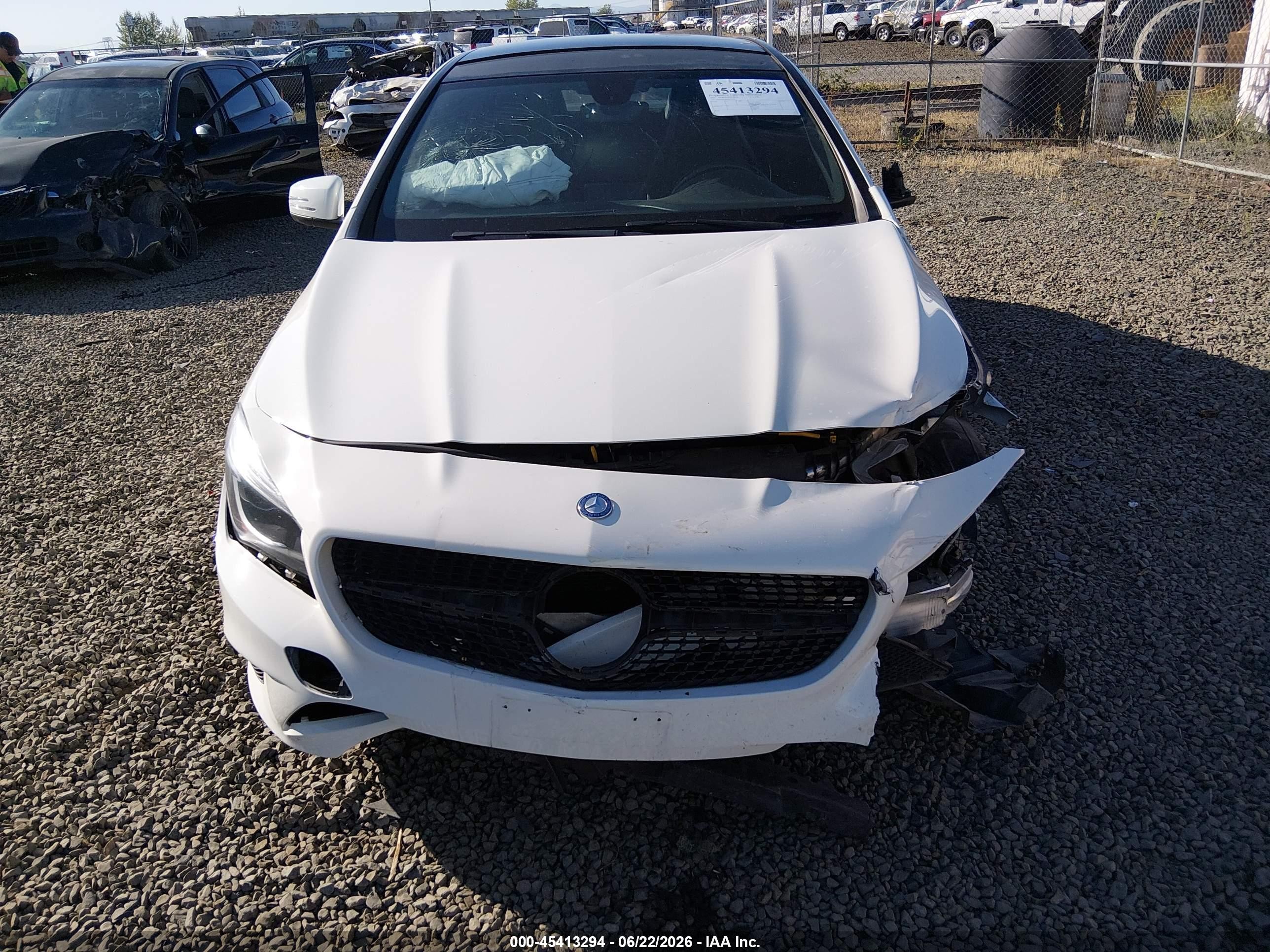 2014 Mercedes-benz Cla 250   Белый vin: WDDSJ4EB8EN045050