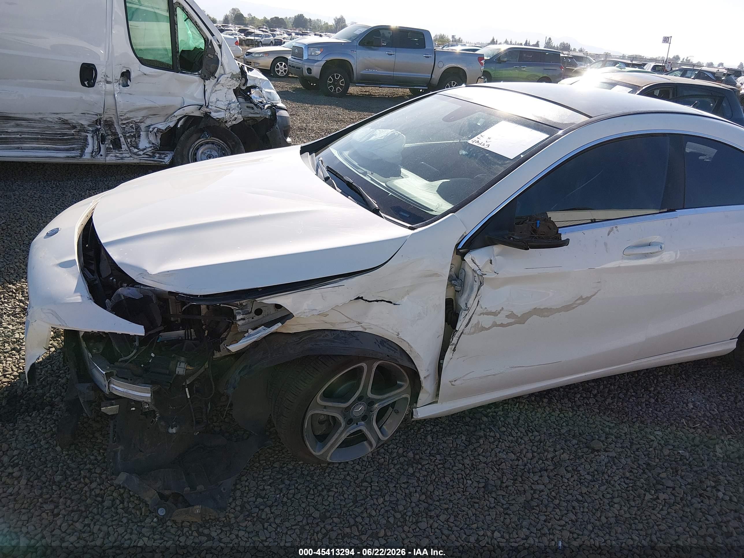 2014 Mercedes-benz Cla 250   Белый vin: WDDSJ4EB8EN045050