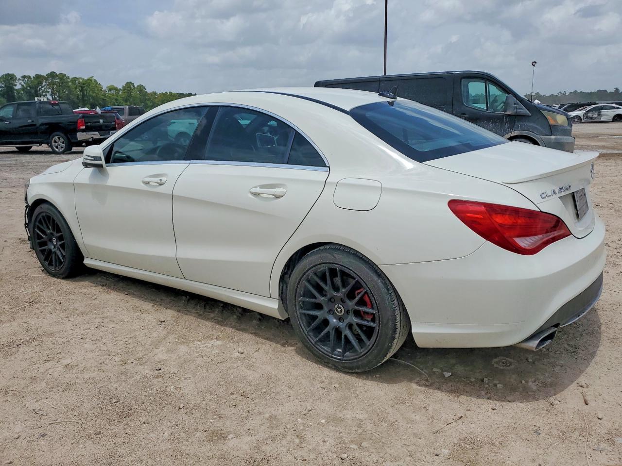 2014 Mercedes-benz Cla 250 White vin: WDDSJ4EB8EN048594