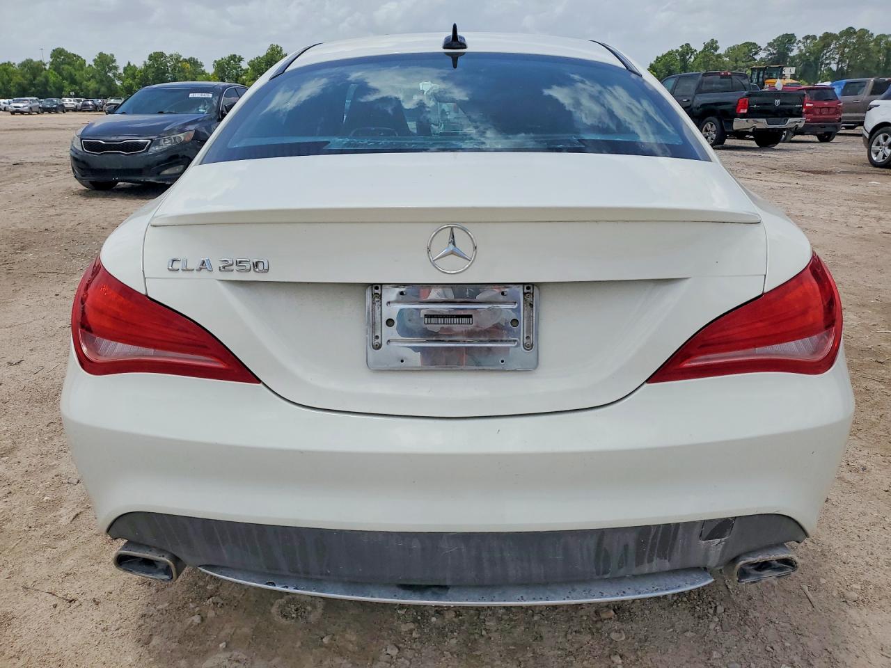 2014 Mercedes-benz Cla 250 White vin: WDDSJ4EB8EN048594