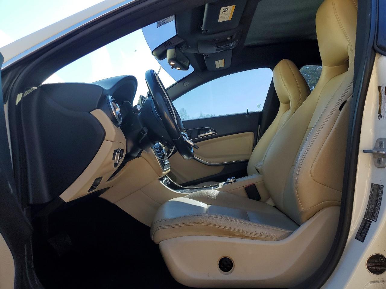 2014 Mercedes-benz Cla 250 White vin: WDDSJ4EB8EN104839