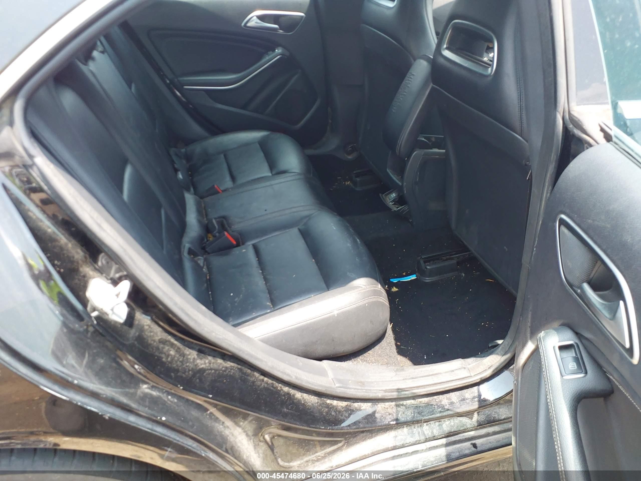 2014 Mercedes-benz Cla 250   Black vin: WDDSJ4EB8EN109734