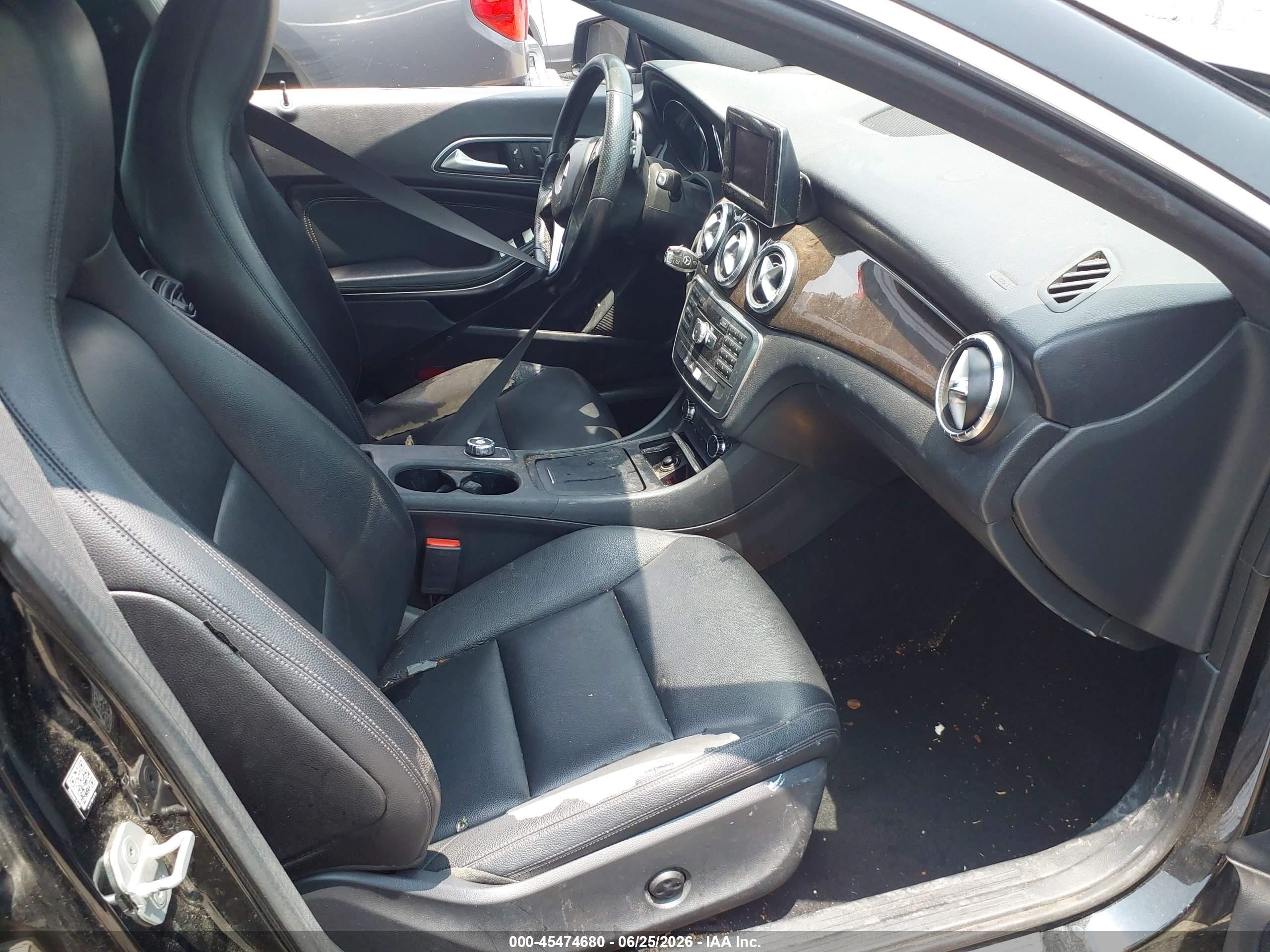 2014 Mercedes-benz Cla 250   Black vin: WDDSJ4EB8EN109734