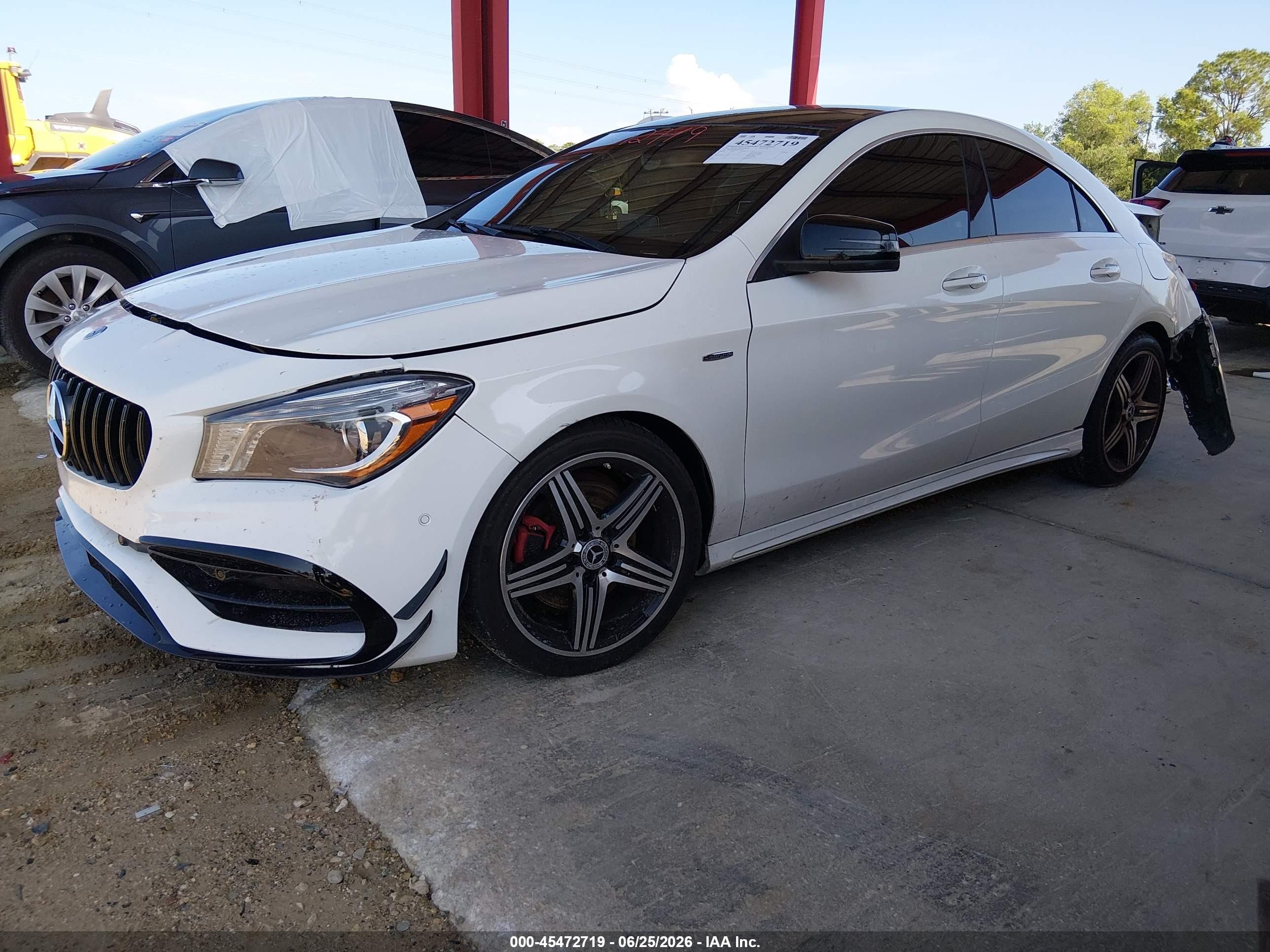 2015 Mercedes-benz Cla 250   White vin: WDDSJ4EB8FN162452