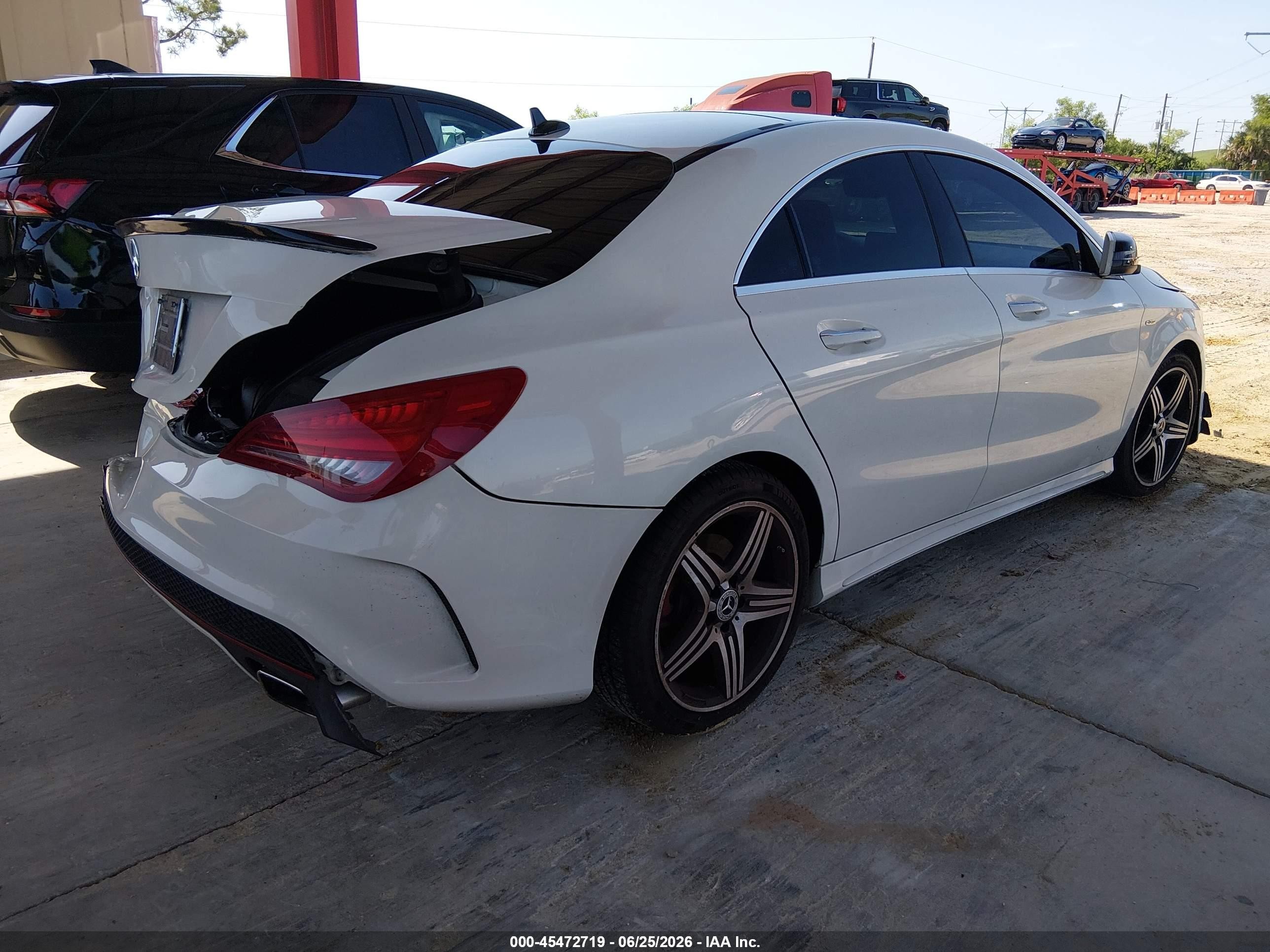 2015 Mercedes-benz Cla 250   White vin: WDDSJ4EB8FN162452