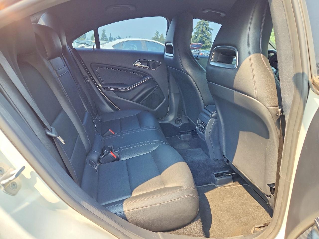 2015 Mercedes-benz Cla 250 White vin: WDDSJ4EB8FN176562