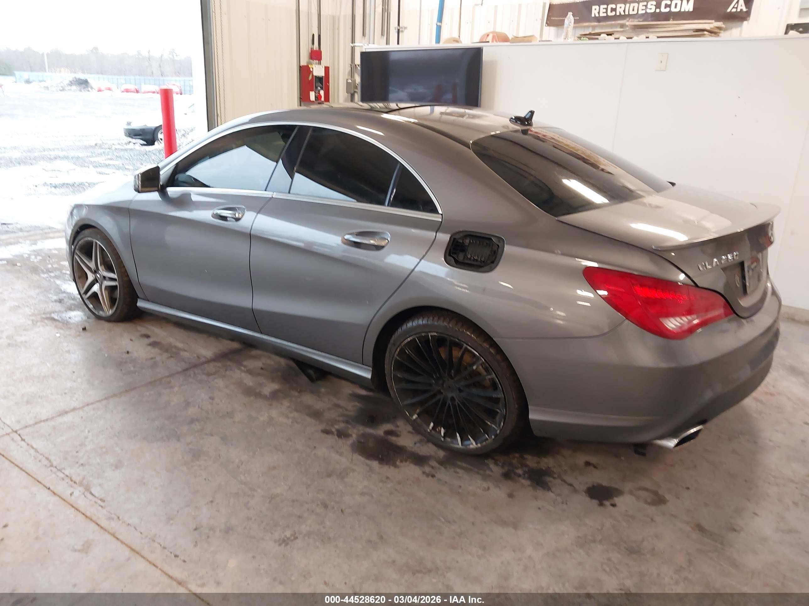 2015 Mercedes-benz Cla 250   Gray vin: WDDSJ4EB8FN184046