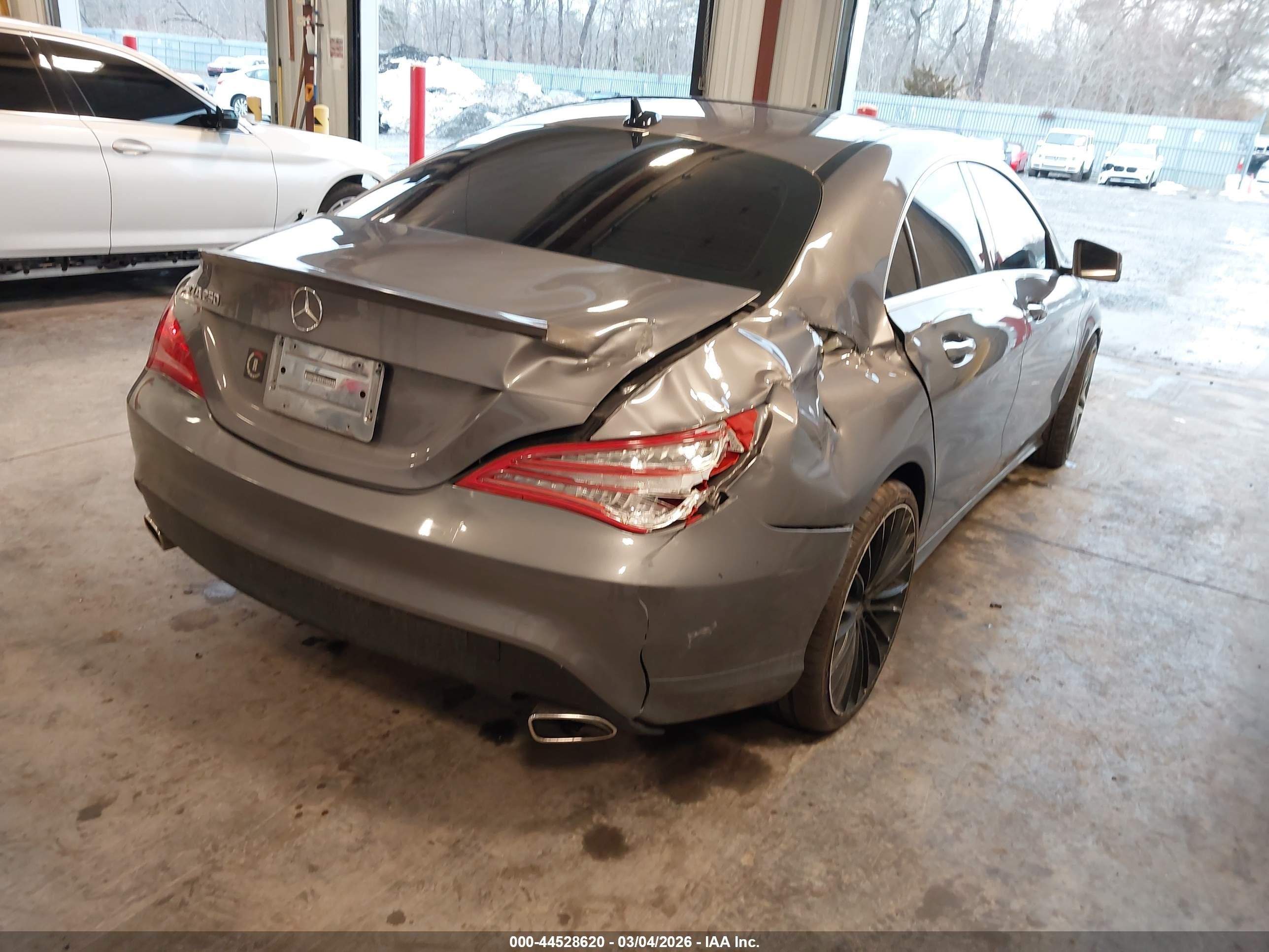 2015 Mercedes-benz Cla 250   Gray vin: WDDSJ4EB8FN184046
