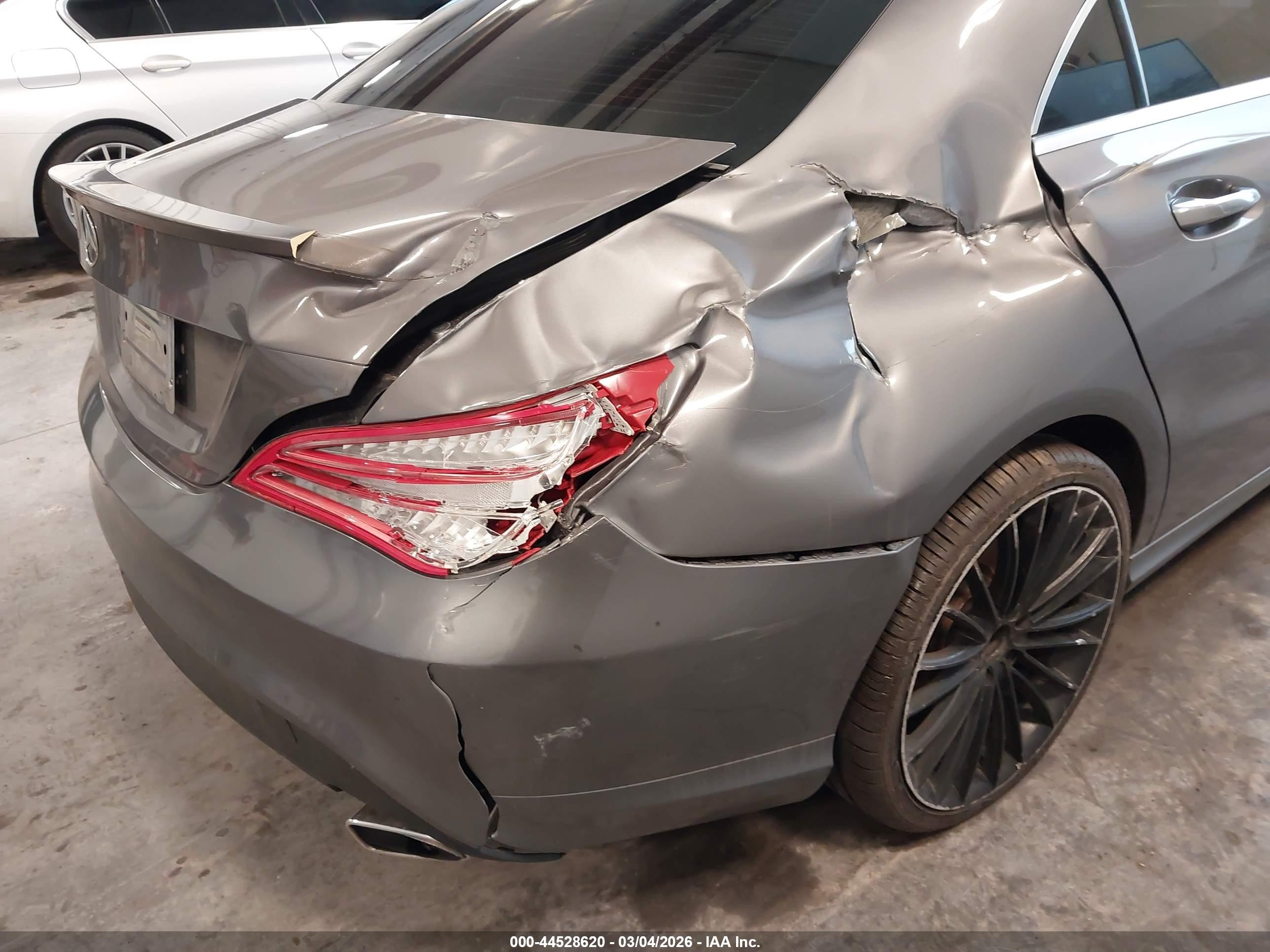 2015 Mercedes-benz Cla 250   Gray vin: WDDSJ4EB8FN184046