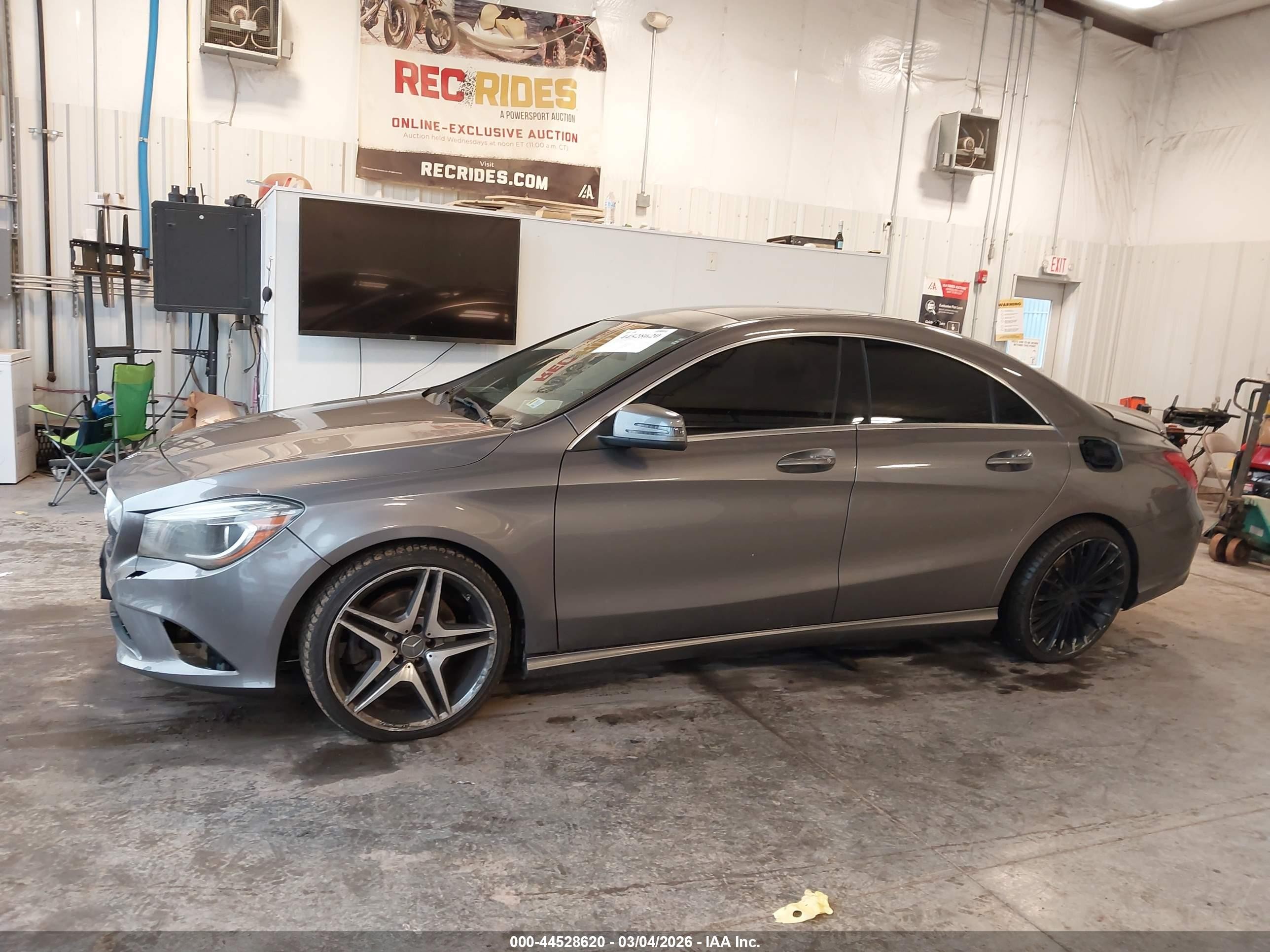 2015 Mercedes-benz Cla 250   Gray vin: WDDSJ4EB8FN184046